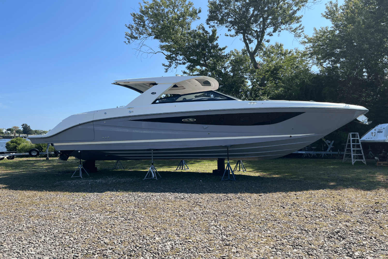 2022 Sea Ray SLX 400 Image Thumbnail #1