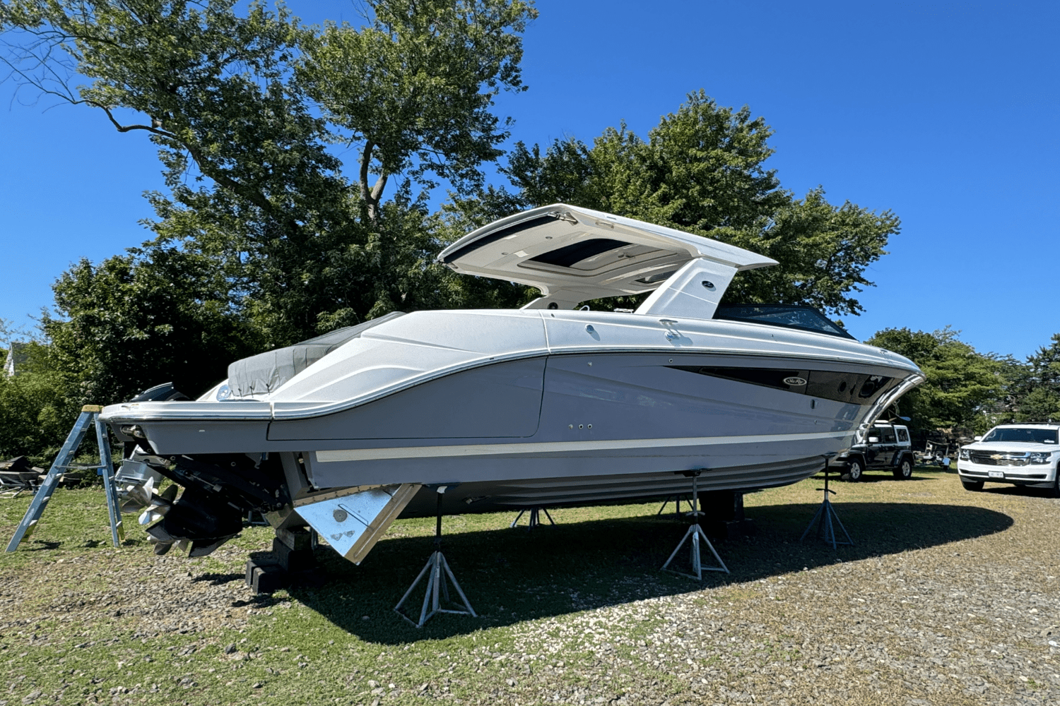 2022 Sea Ray SLX 400 Image Thumbnail #3