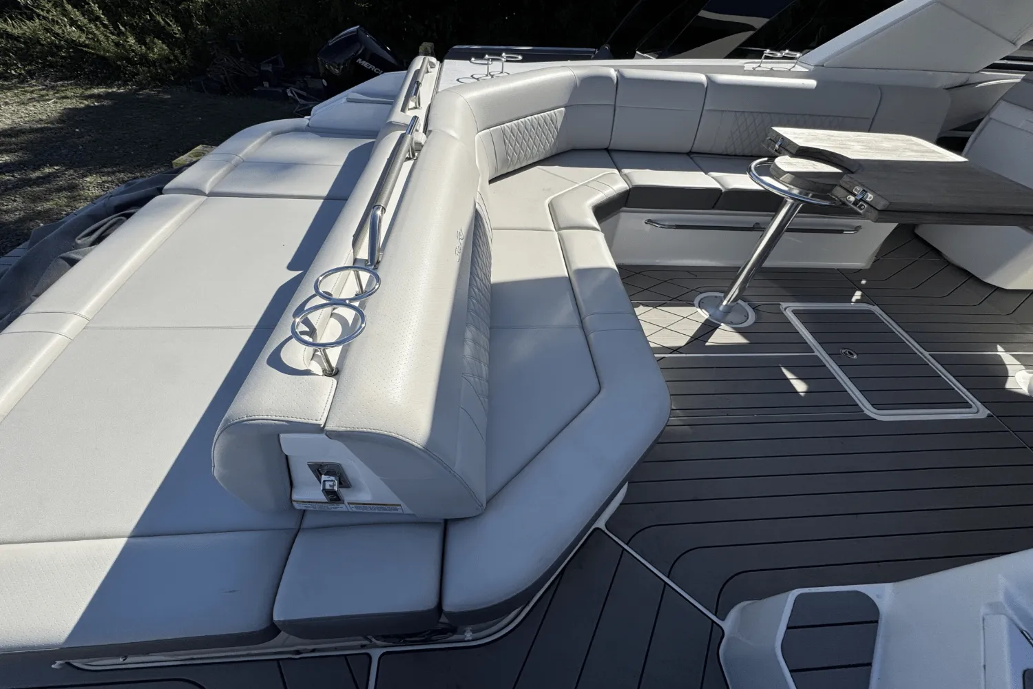 2022 Sea Ray SLX 400 Image Thumbnail #12