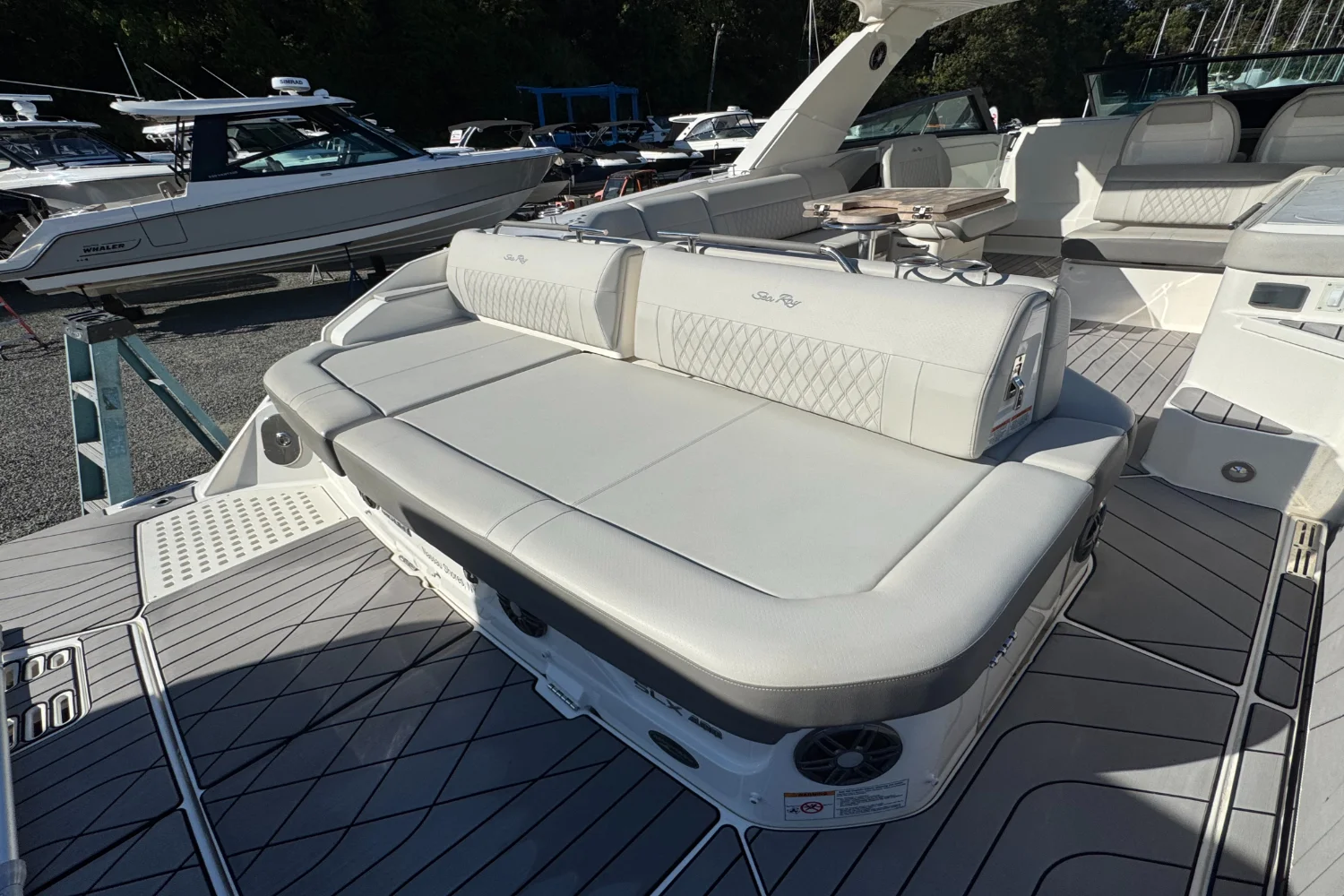 2022 Sea Ray SLX 400 Image Thumbnail #3