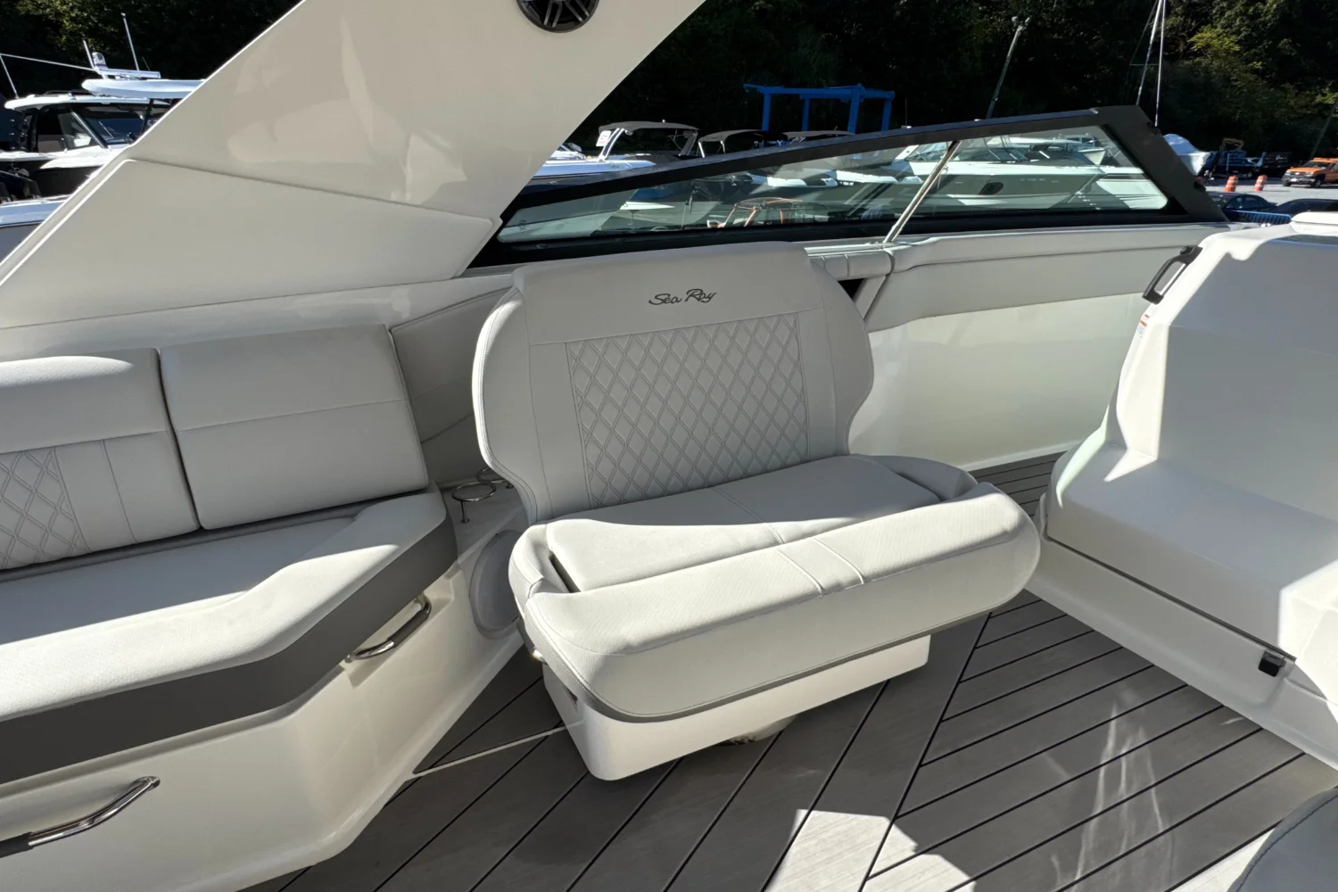 2022 Sea Ray SLX 400 Image Thumbnail #16