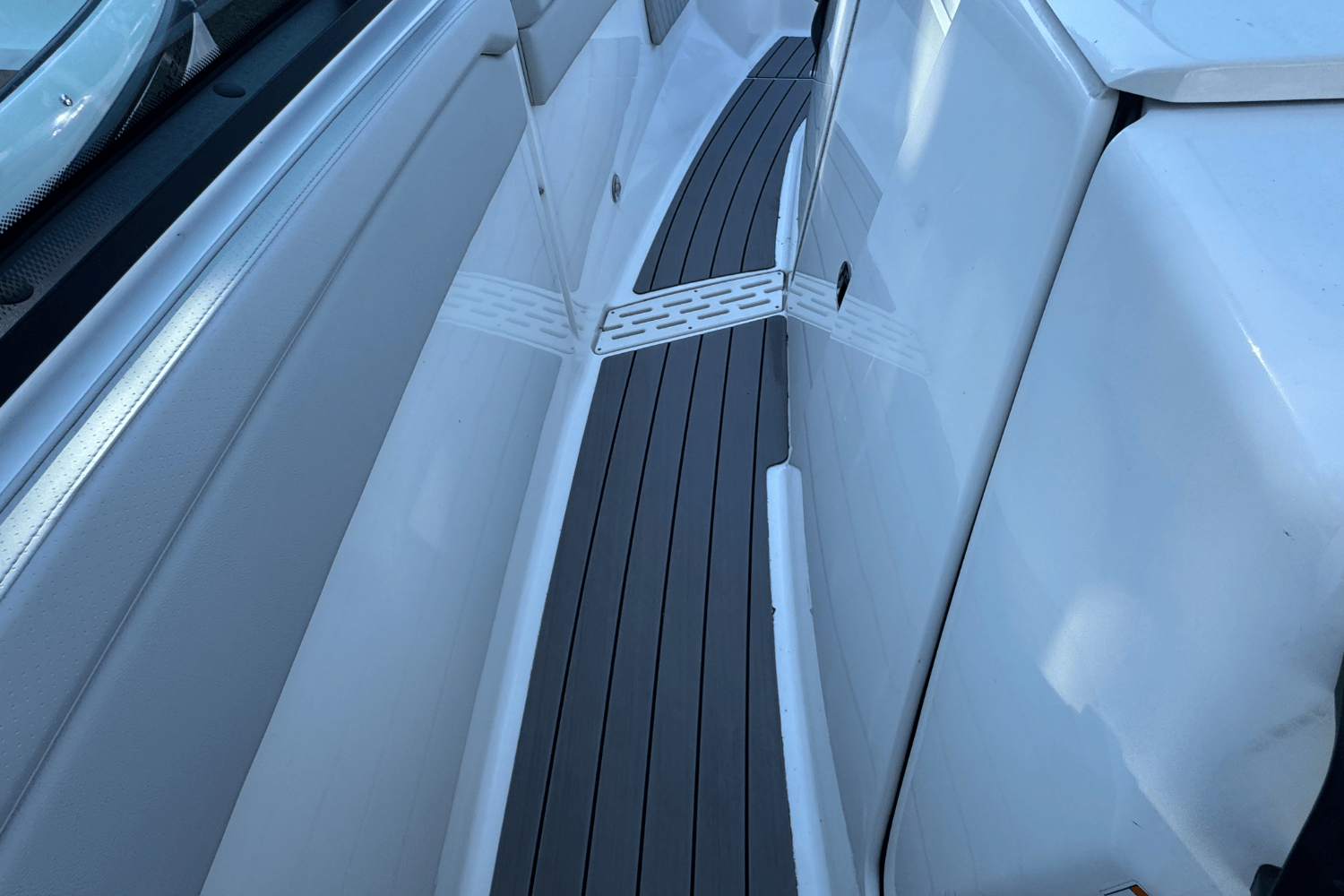 2022 Sea Ray SLX 400 Image Thumbnail #57