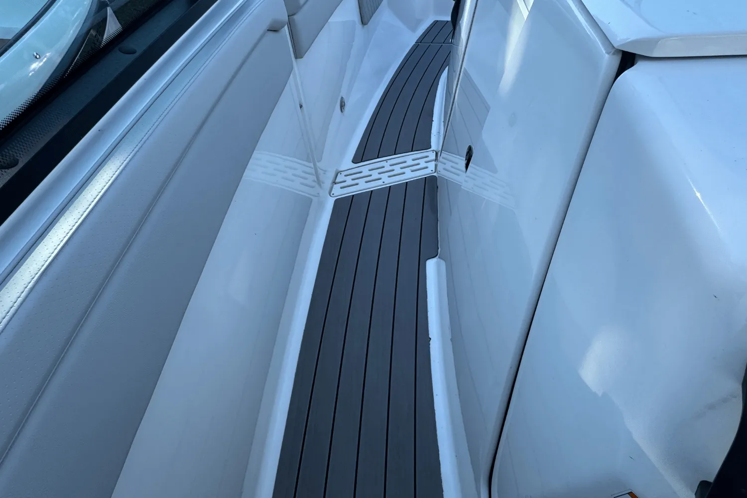 2022 Sea Ray SLX 400 Image Thumbnail #57