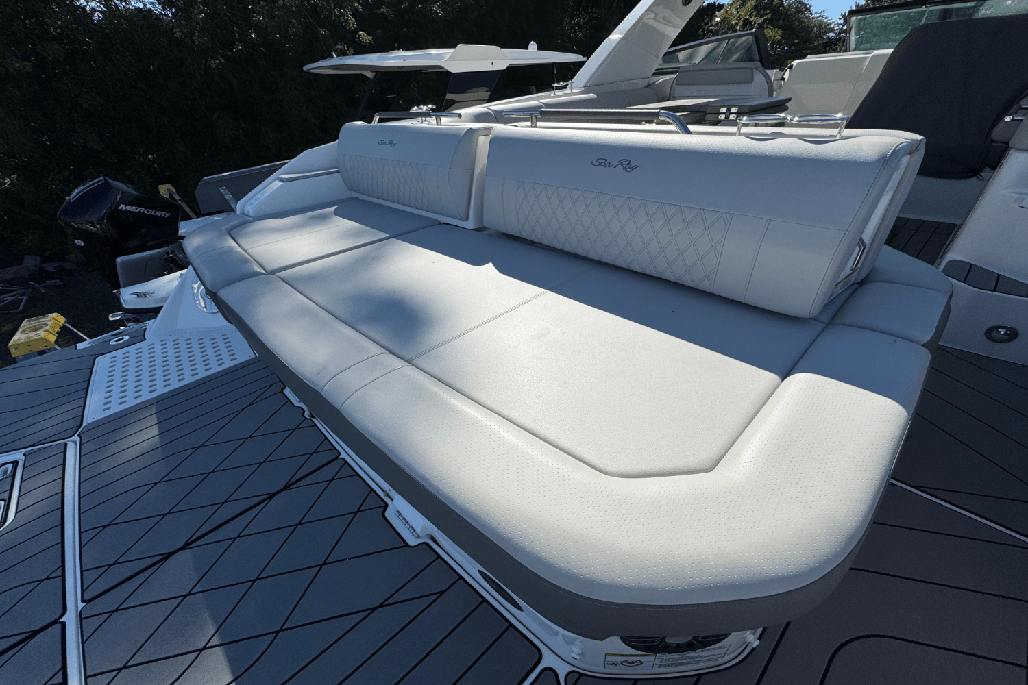 2022 Sea Ray SLX 400 Image Thumbnail #7