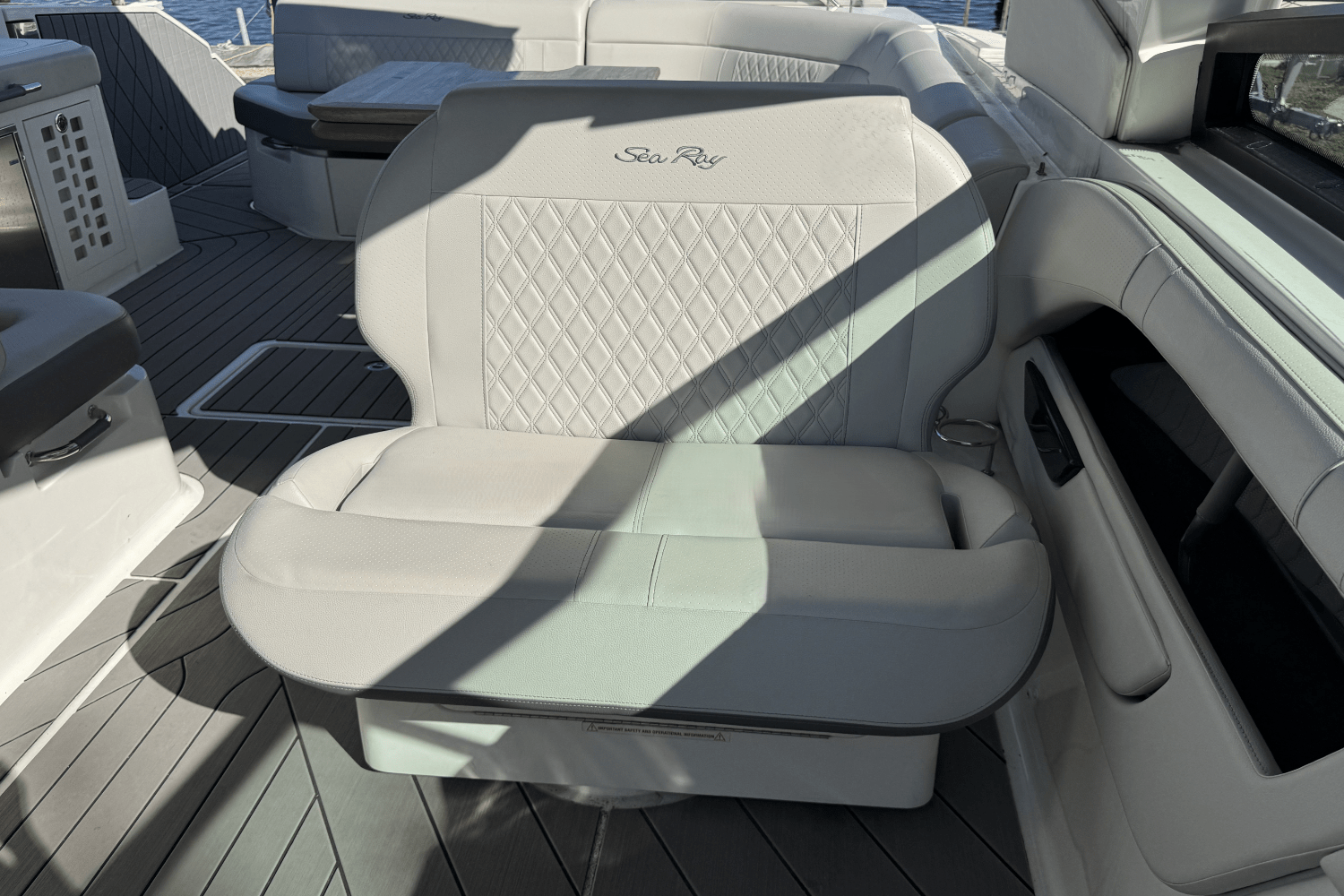 2022 Sea Ray SLX 400 Image Thumbnail #31