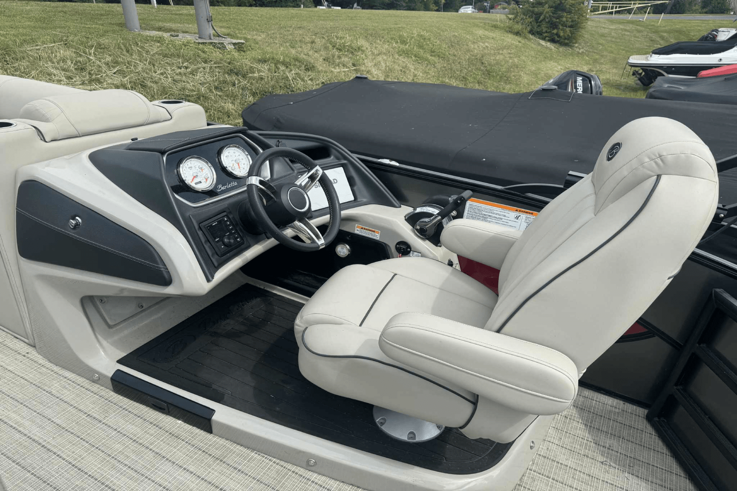 2019 Barletta L21U Image Thumbnail #12