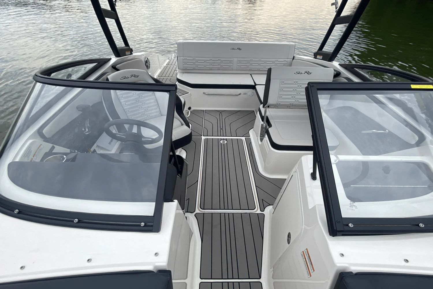 2024 Sea Ray 210 SPX Image Thumbnail #13