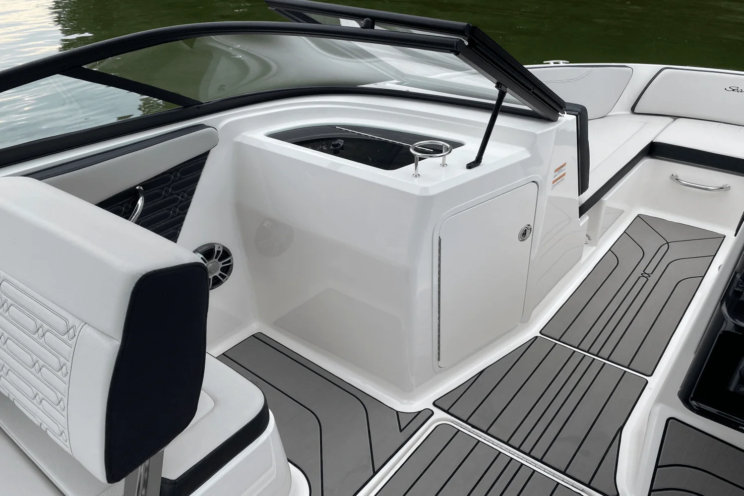 2024 Sea Ray 210 SPX Image Thumbnail #8