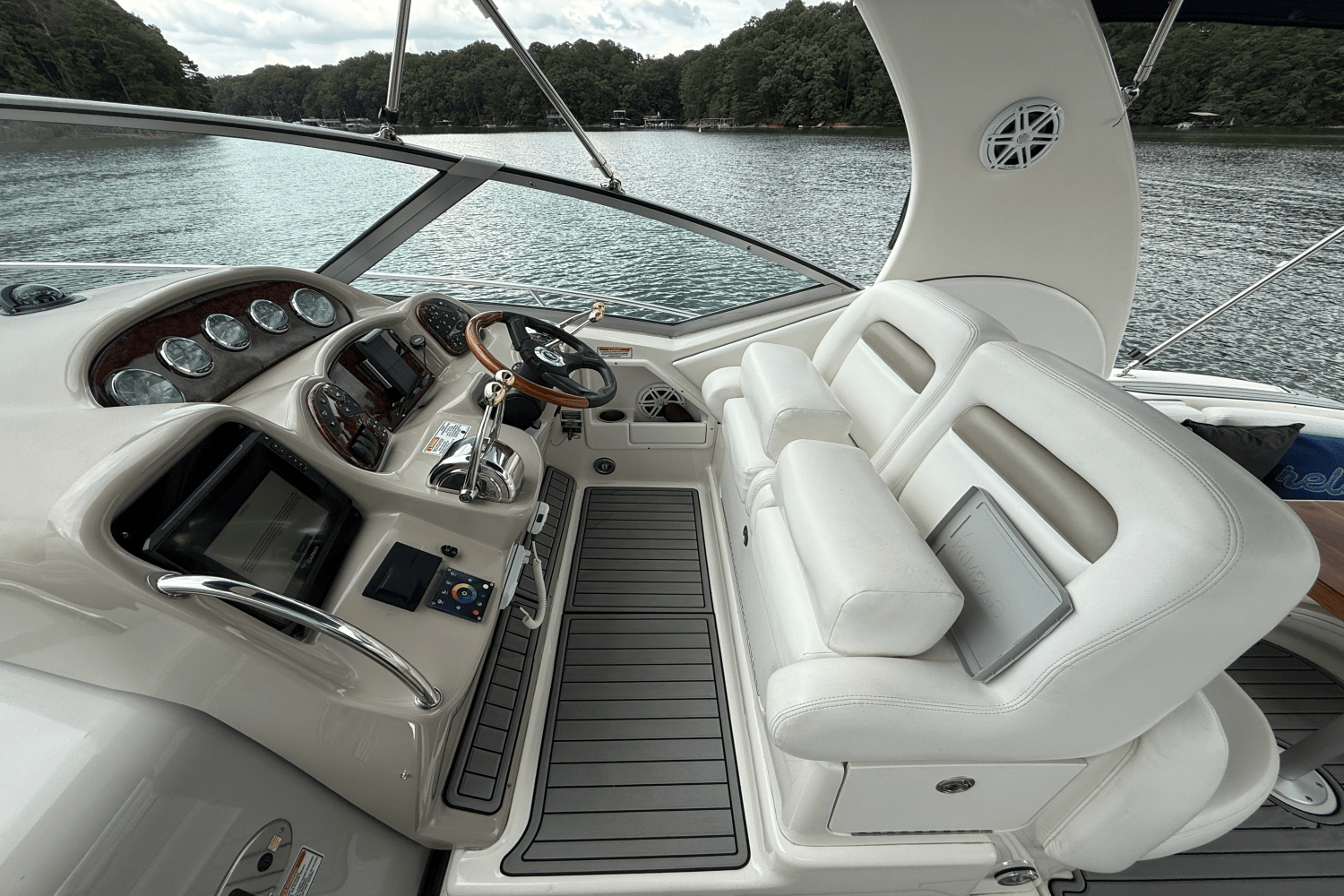 2006 Sea Ray 320 Sundancer Image Thumbnail #20