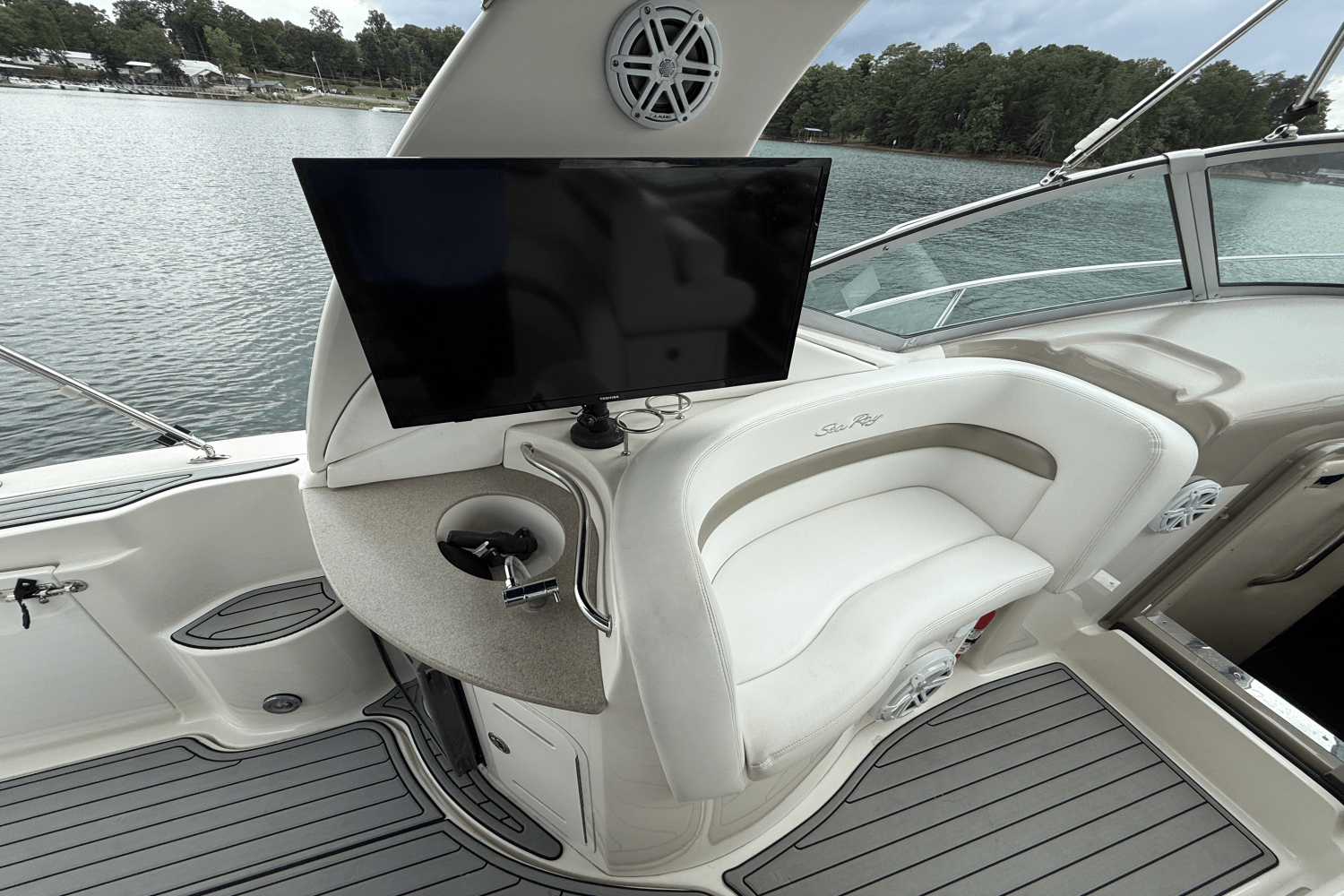 2006 Sea Ray 320 Sundancer Image Thumbnail #19