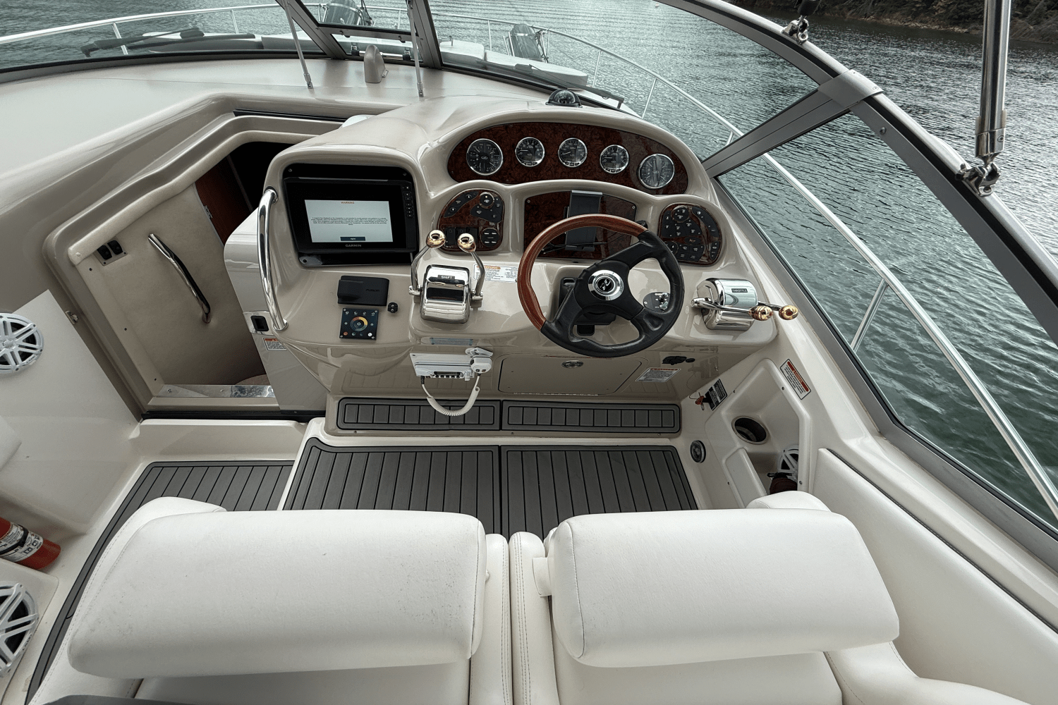 2006 Sea Ray 320 Sundancer Image Thumbnail #21