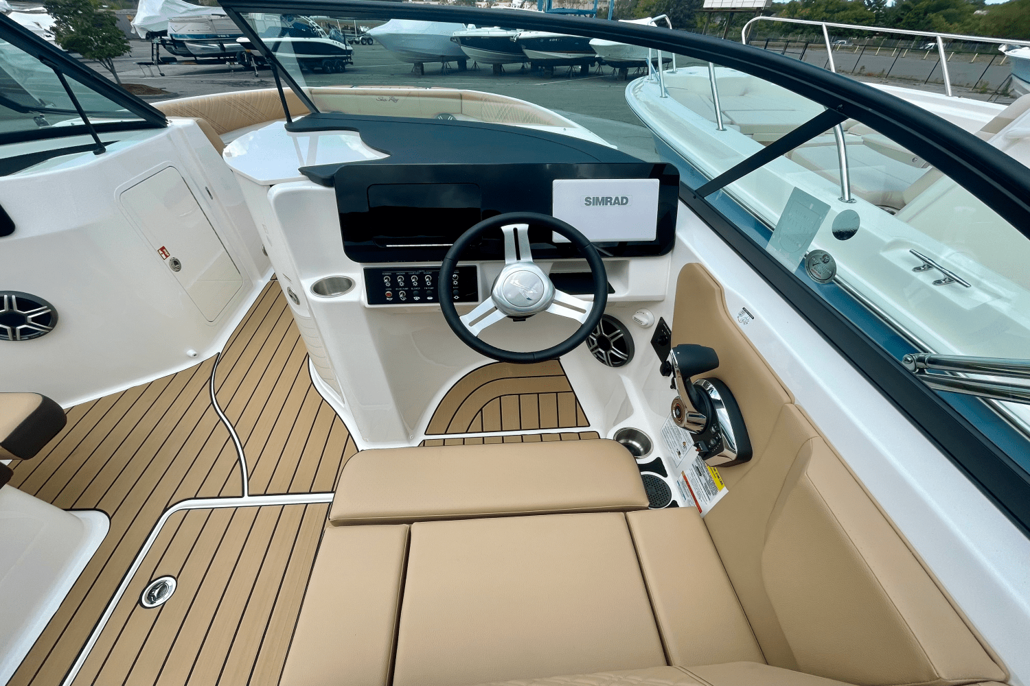 2026 Sea Ray SDX 230 Outboard Image Thumbnail #12