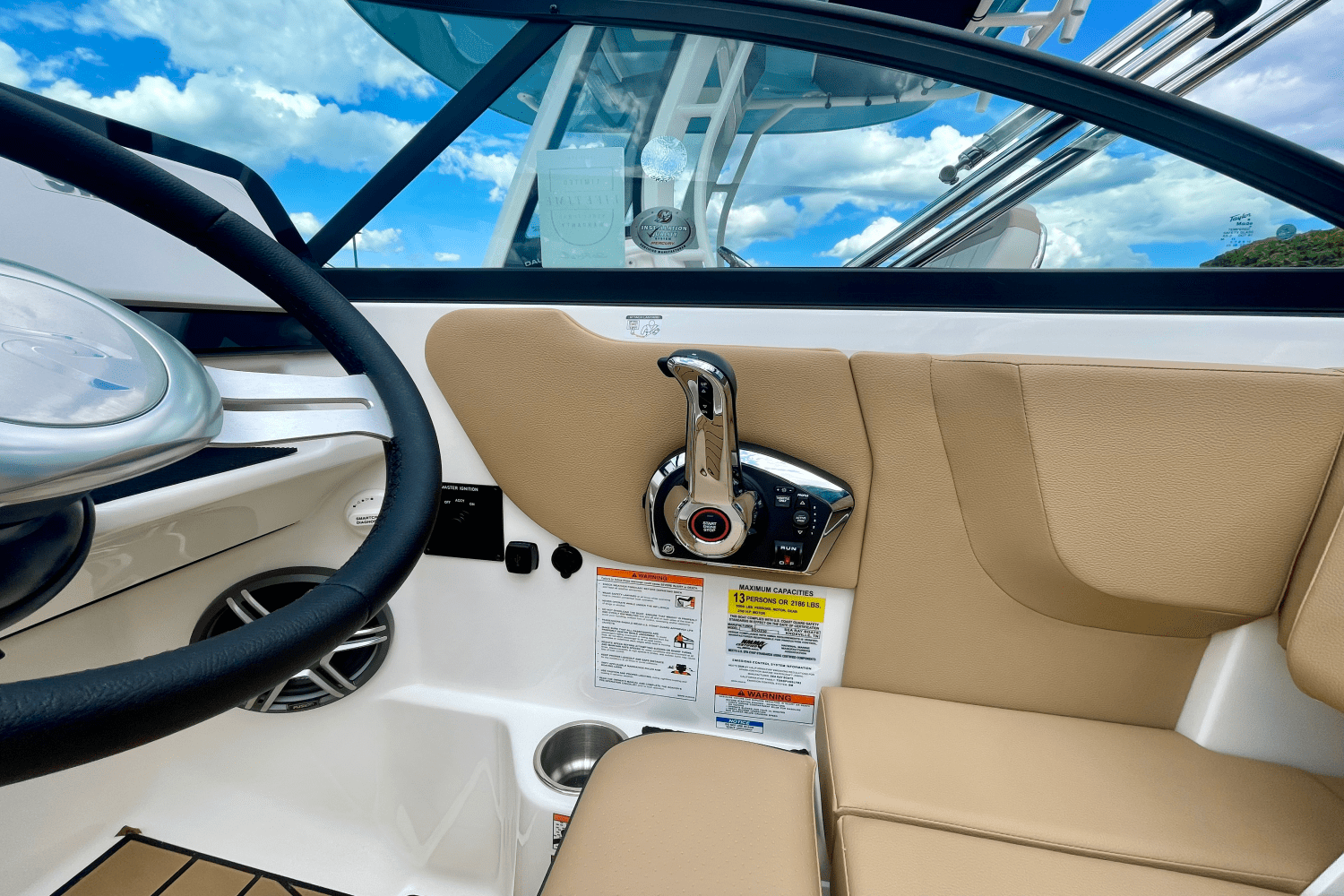 2026 Sea Ray SDX 230 Outboard Image Thumbnail #13