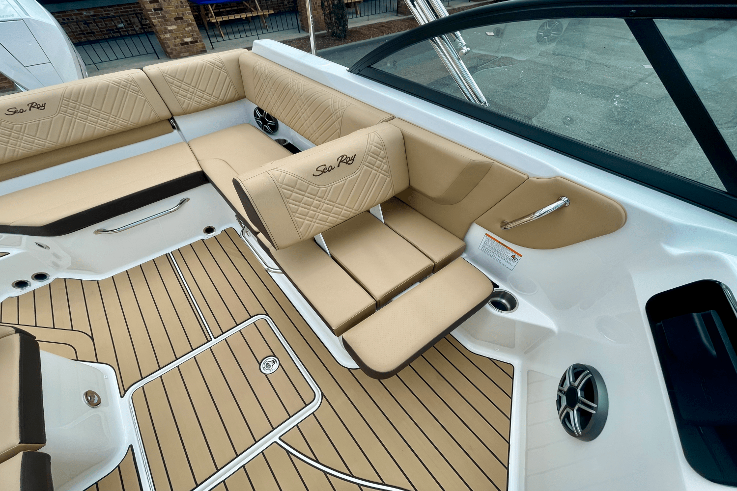 2026 Sea Ray SDX 230 Outboard Image Thumbnail #10