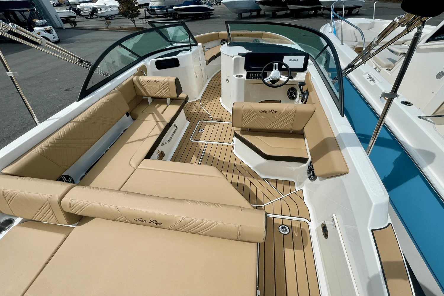 2026 Sea Ray SDX 230 Outboard Image Thumbnail #5