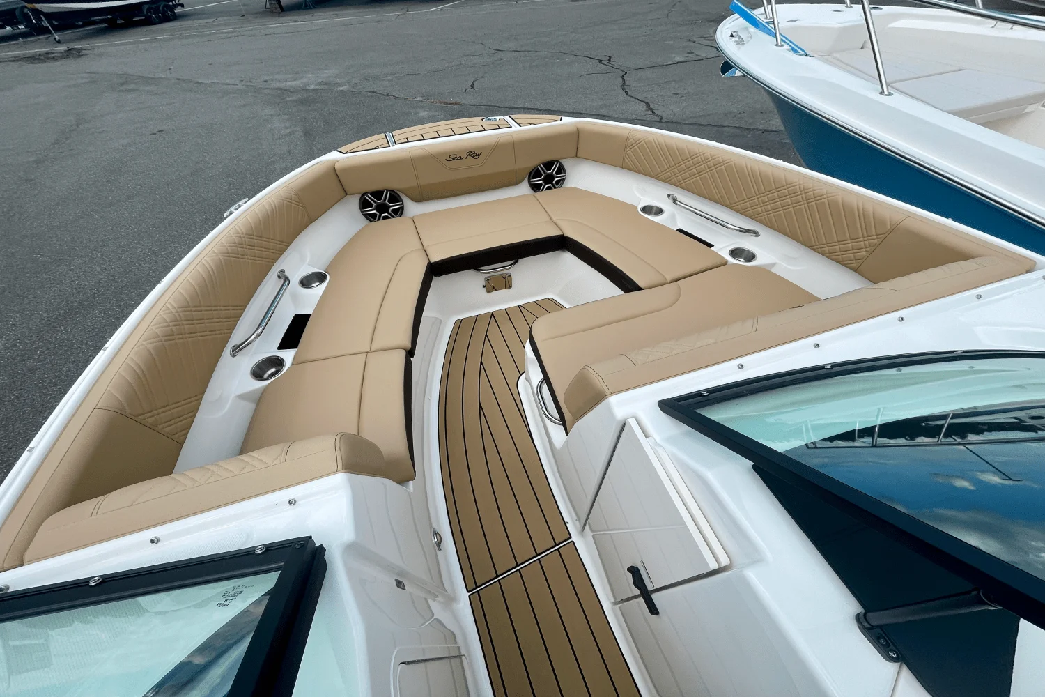 2026 Sea Ray SDX 230 Outboard Image Thumbnail #17