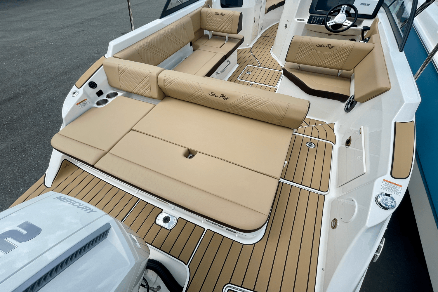 2026 Sea Ray SDX 230 Outboard Image Thumbnail #3