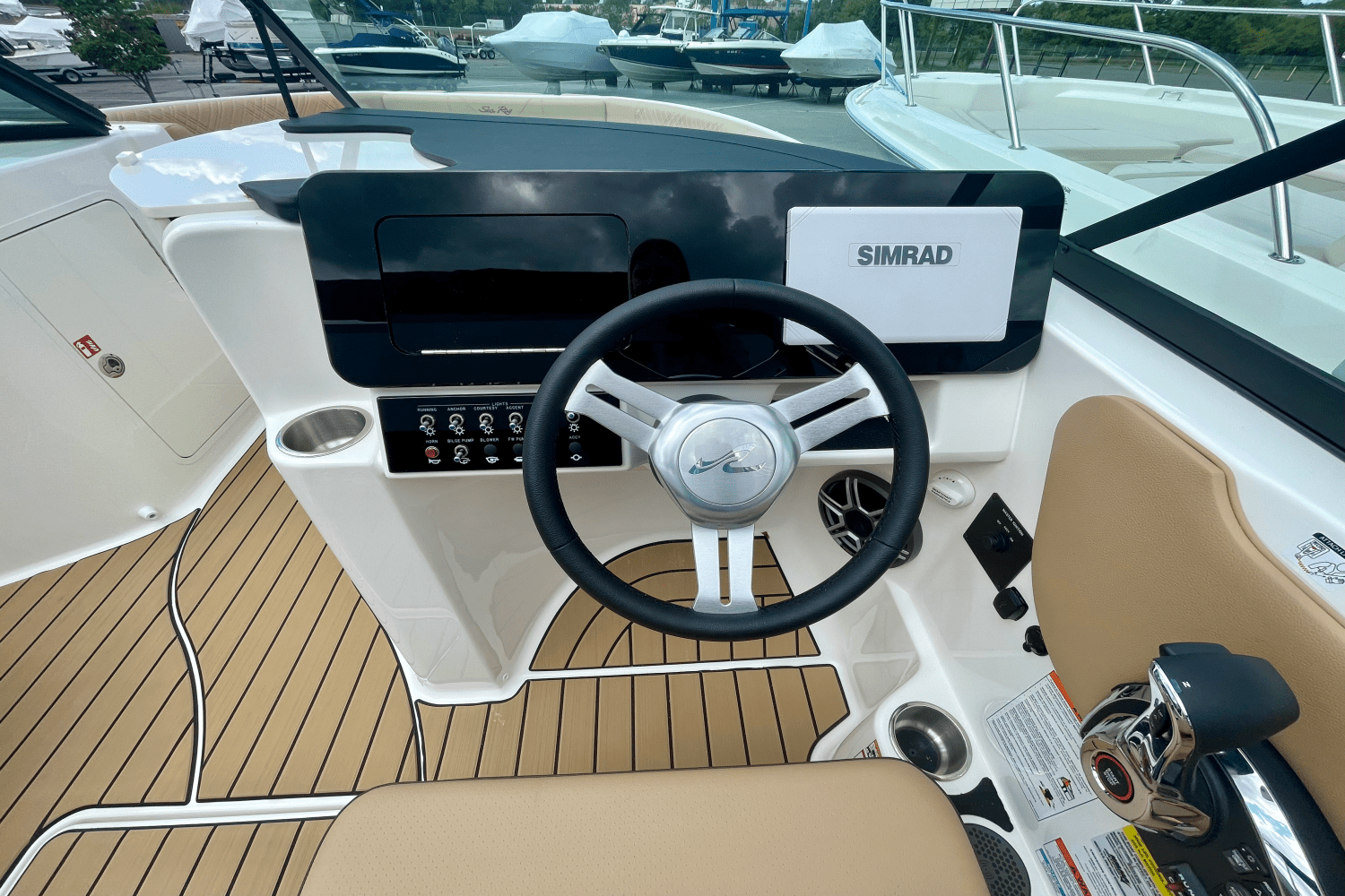 2026 Sea Ray SDX 230 Outboard Image Thumbnail #14