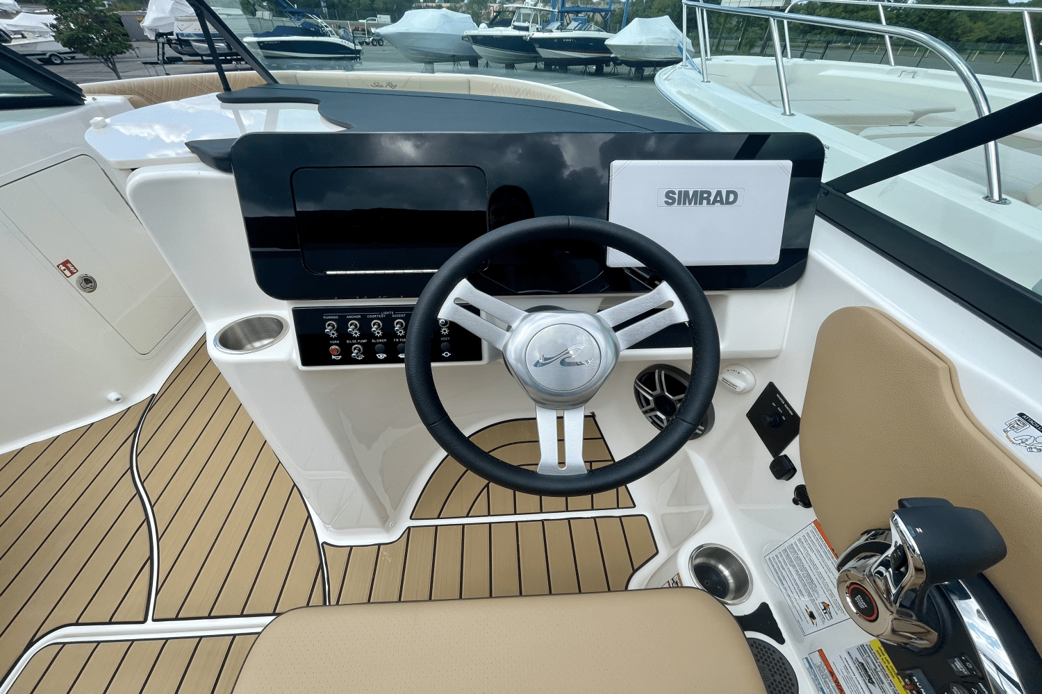 2026 Sea Ray SDX 230 Outboard Image Thumbnail #14