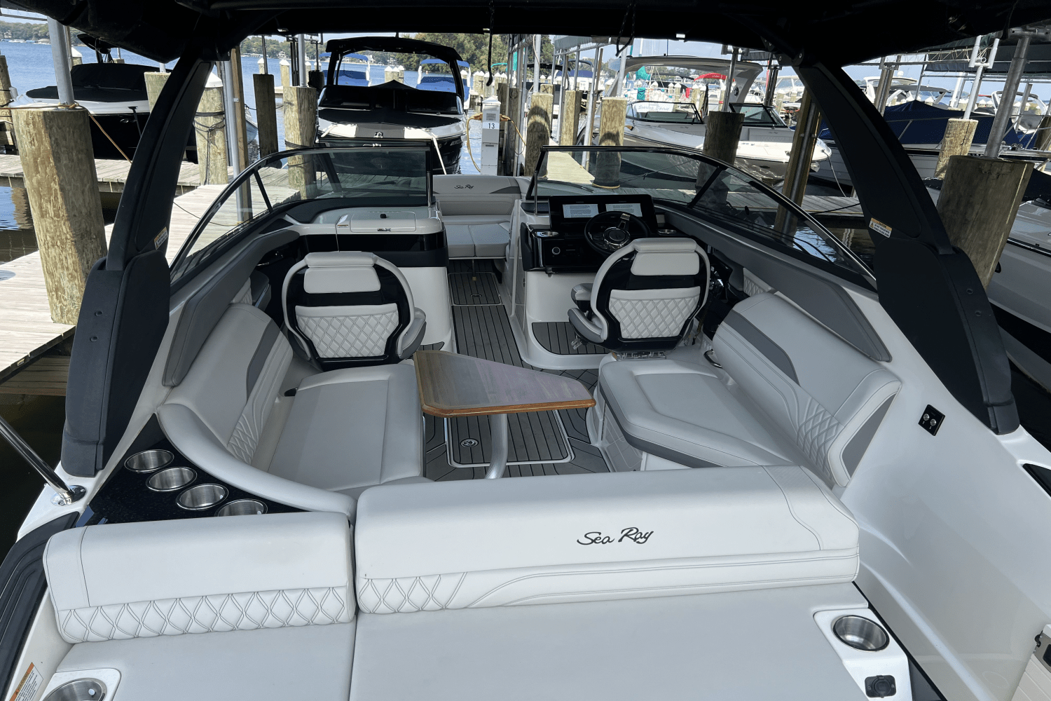 2023 Sea Ray 260 SLX Image Thumbnail #6