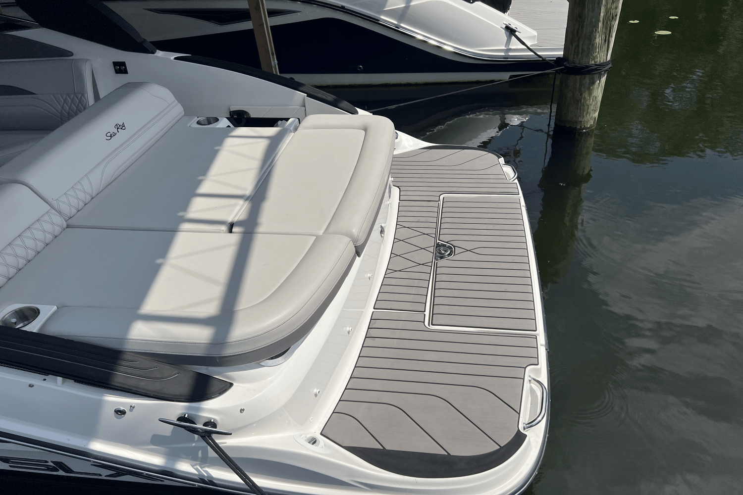 2023 Sea Ray 260 SLX Image Thumbnail #5