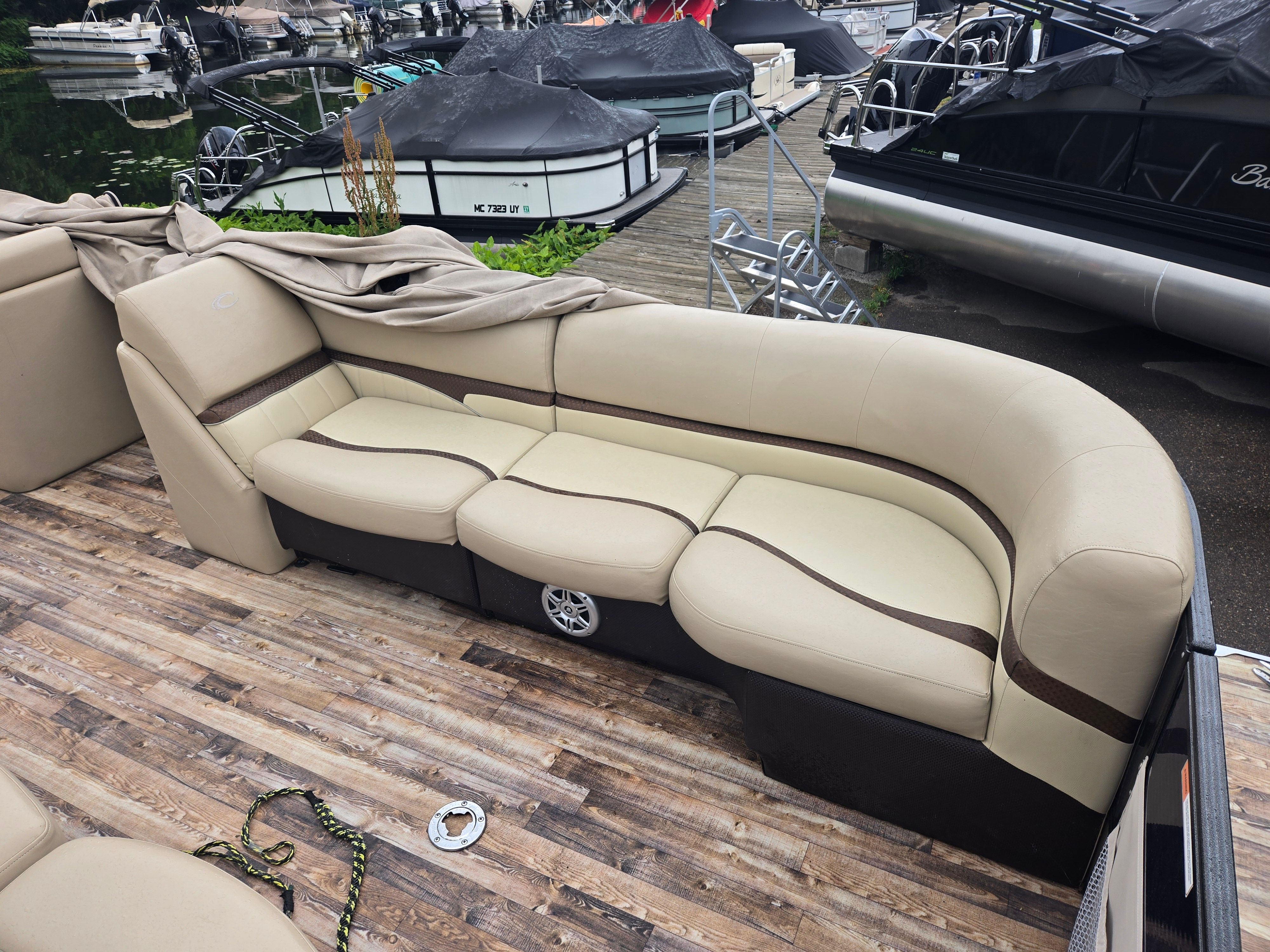 2016 Crest 250 CLASSIC L Image Thumbnail #3