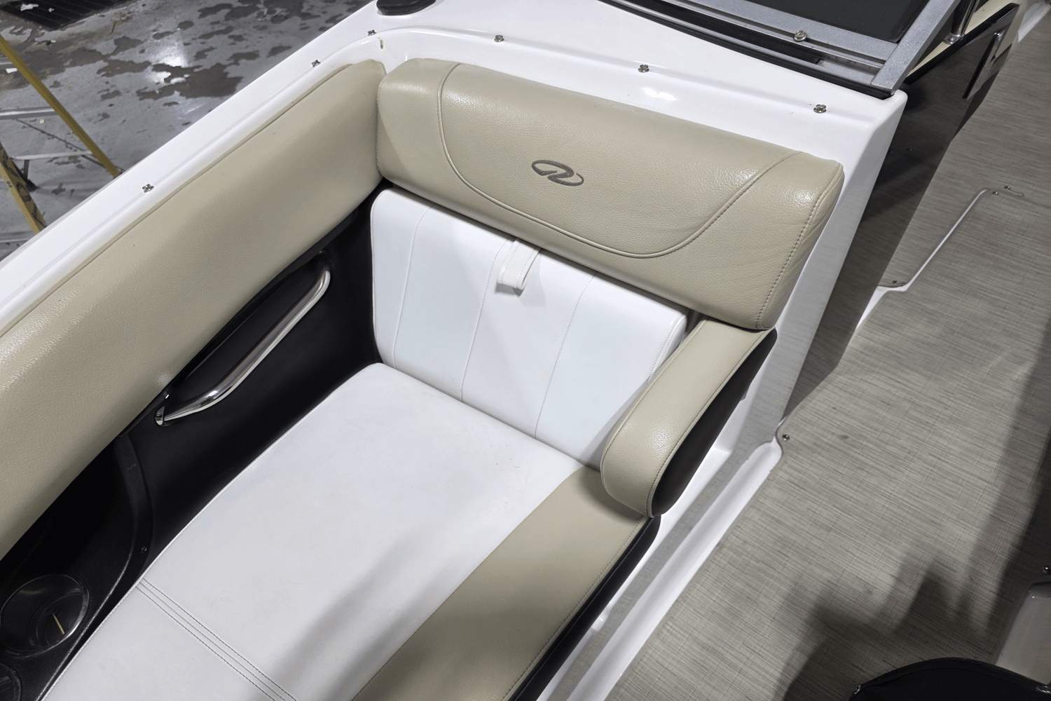 2015 Regal 2500 Image Thumbnail #18