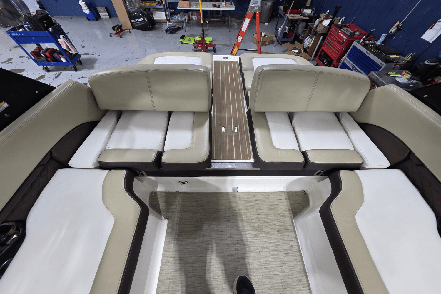 2015 Regal 2500 Image Thumbnail #8