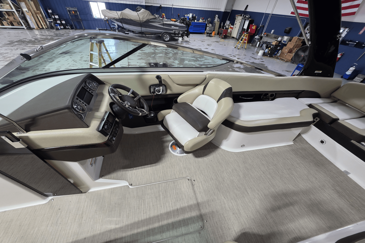 2015 Regal 2500 Image Thumbnail #5