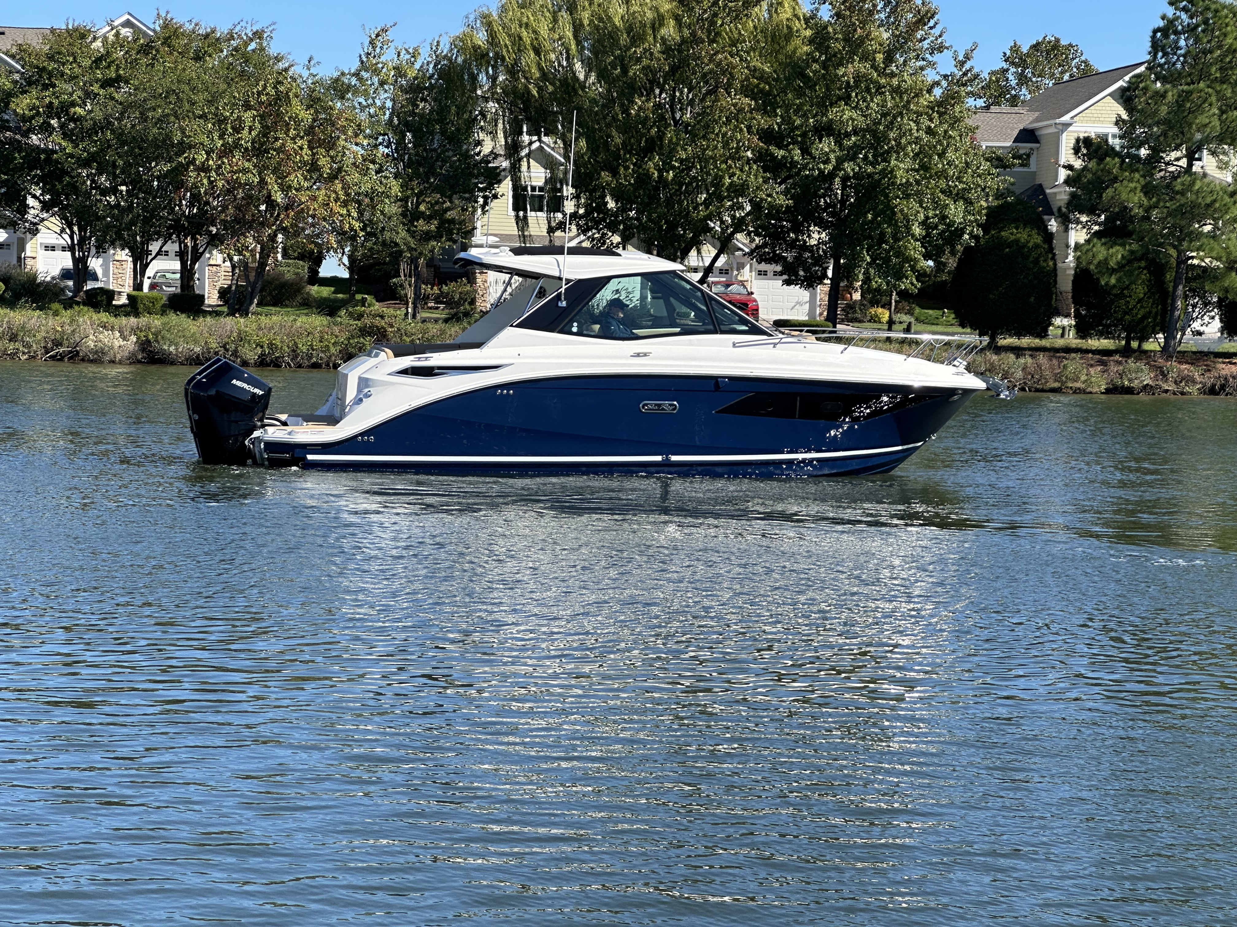 2026 Sea Ray Sundancer 320 Outboard Image Thumbnail #1