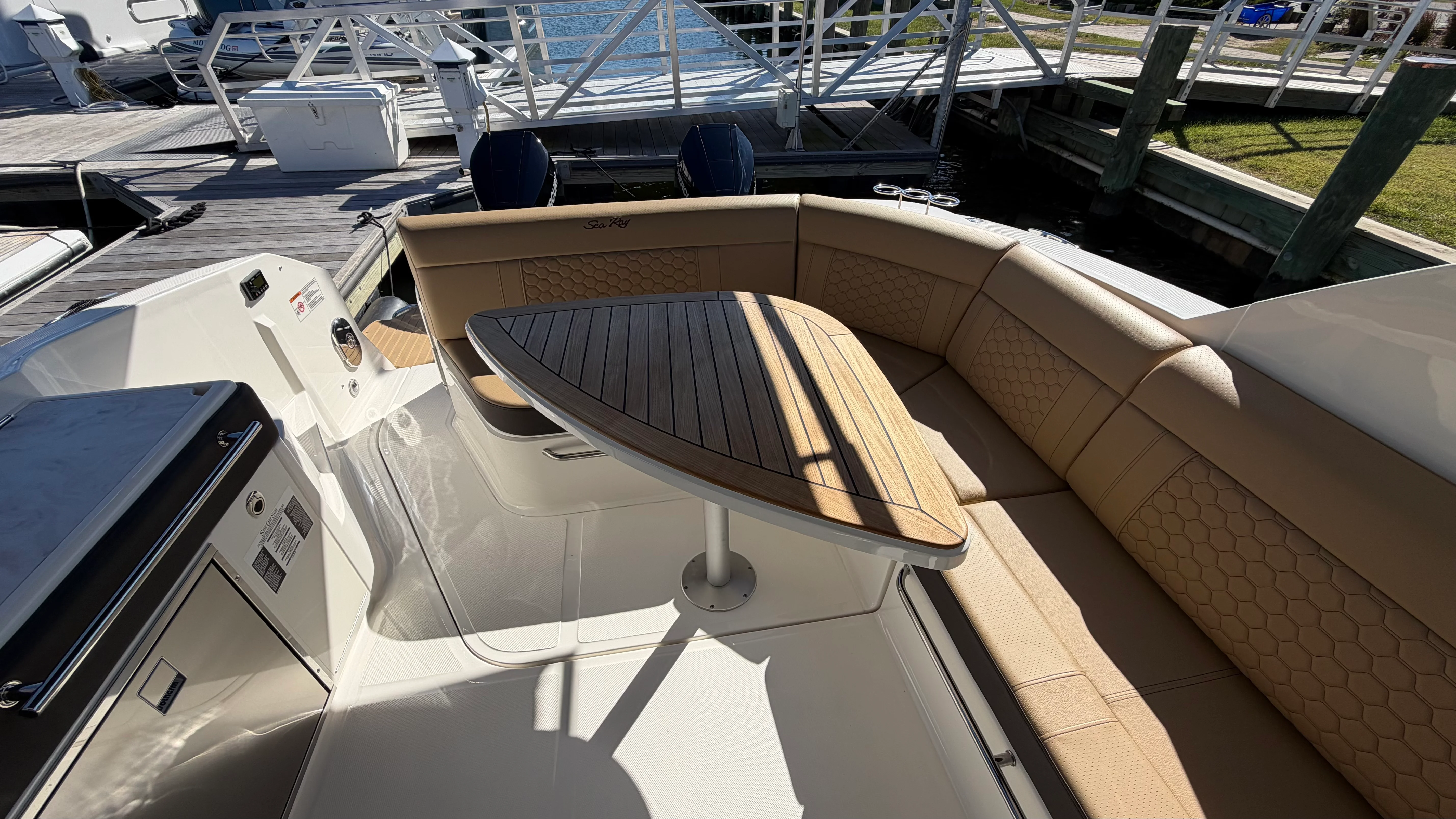 2026 Sea Ray Sundancer 320 Outboard Image Thumbnail #16