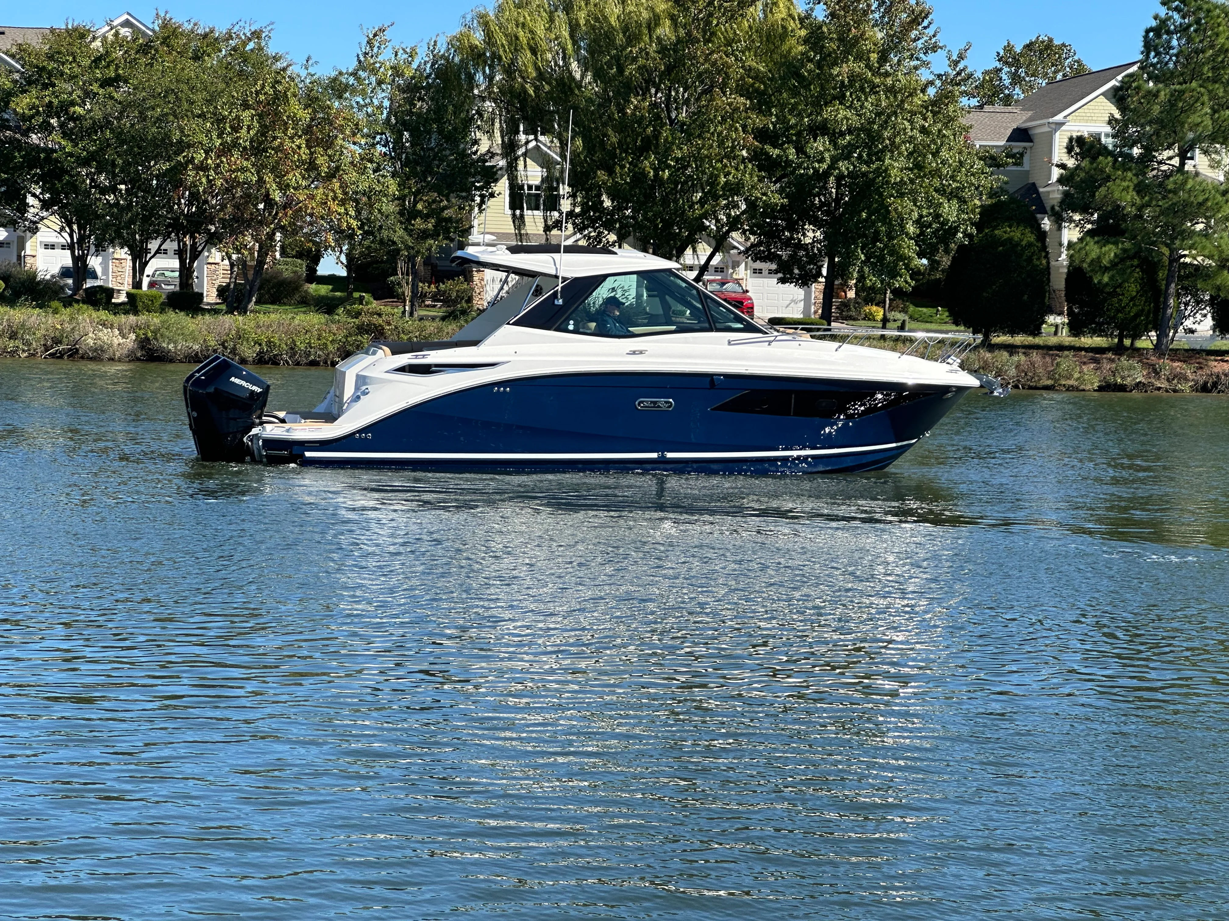 2026 Sea Ray Sundancer 320 Outboard Image Thumbnail #1