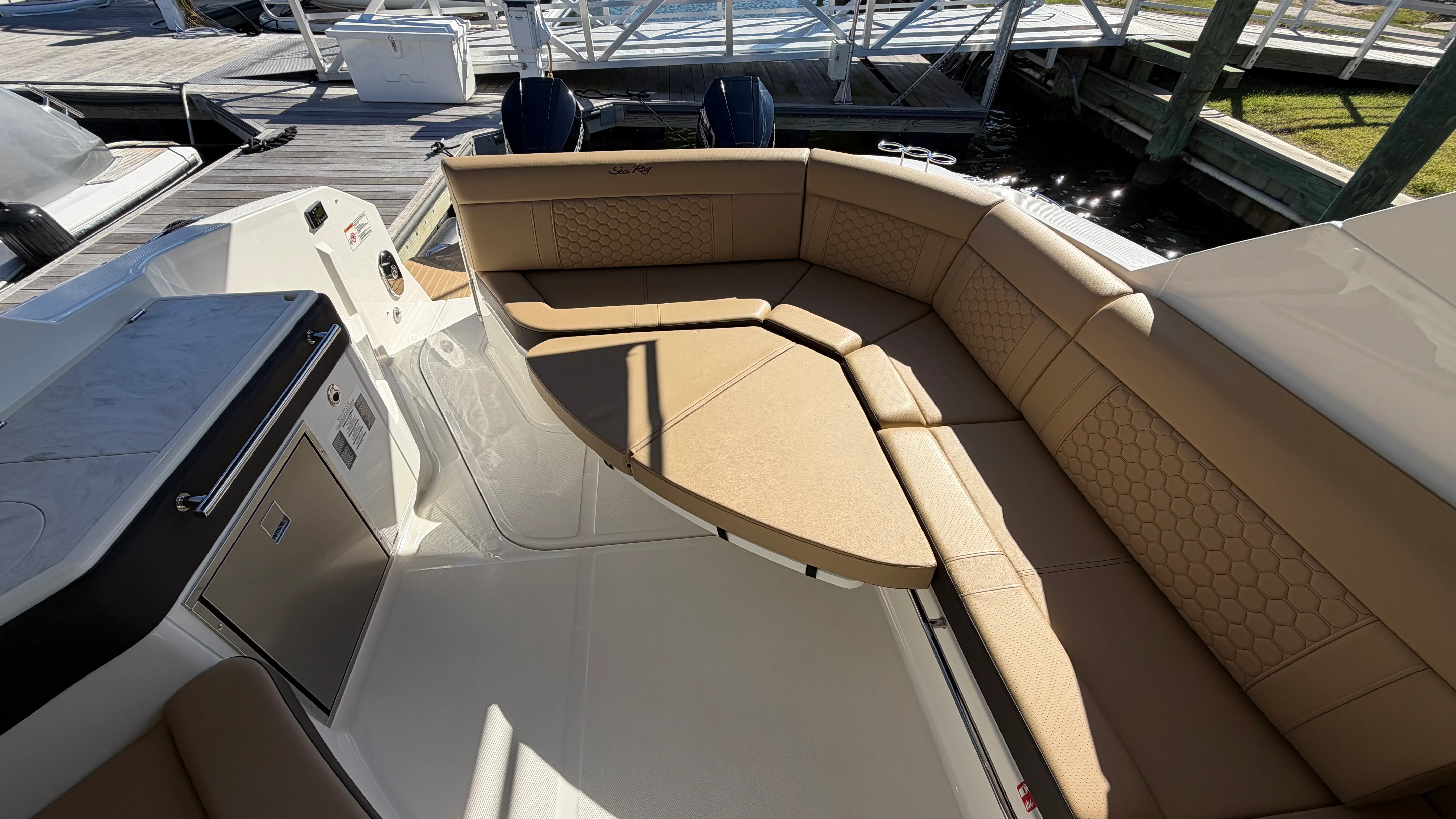 2026 Sea Ray Sundancer 320 Outboard Image Thumbnail #17