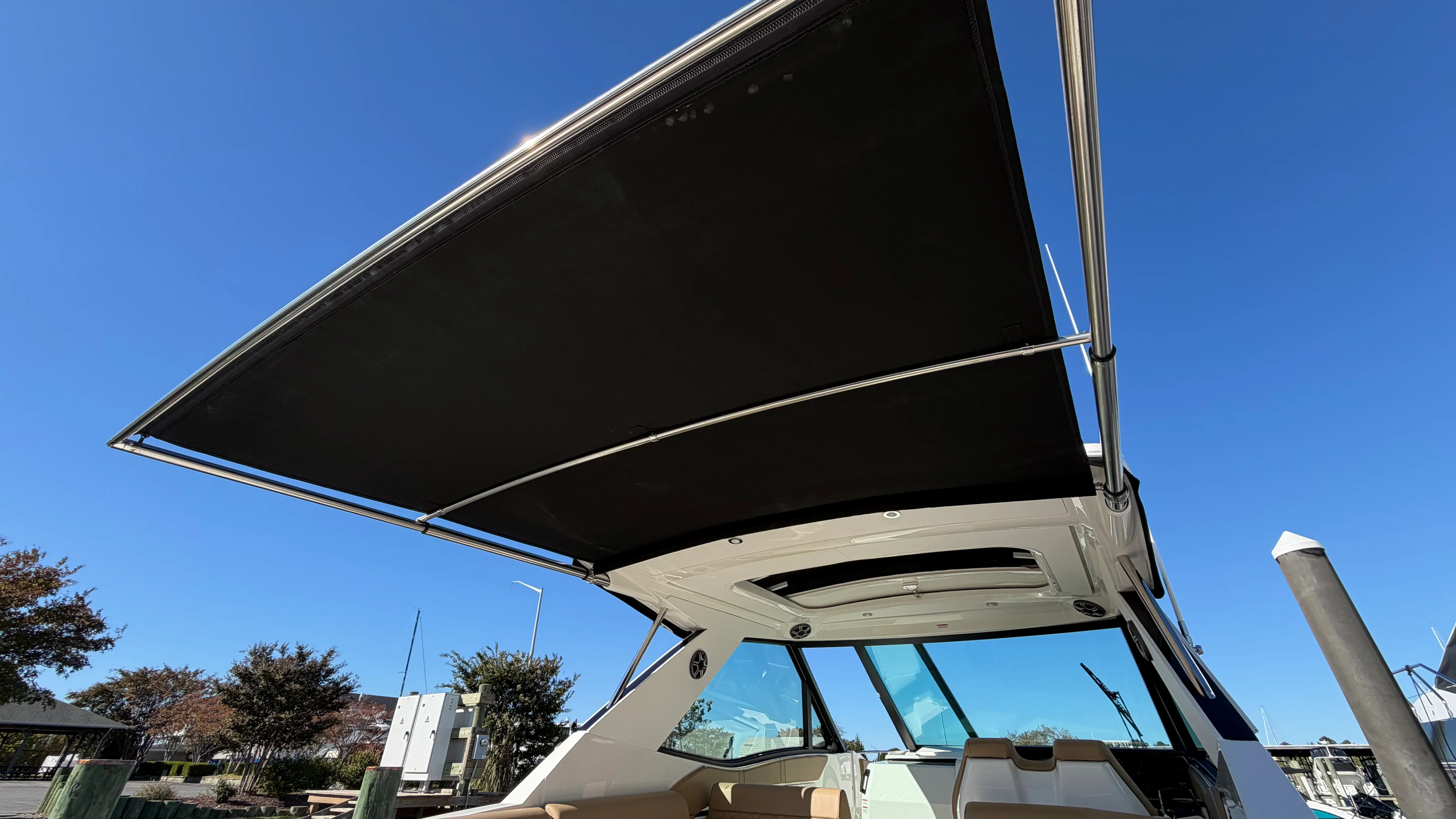 2026 Sea Ray Sundancer 320 Outboard Image Thumbnail #11