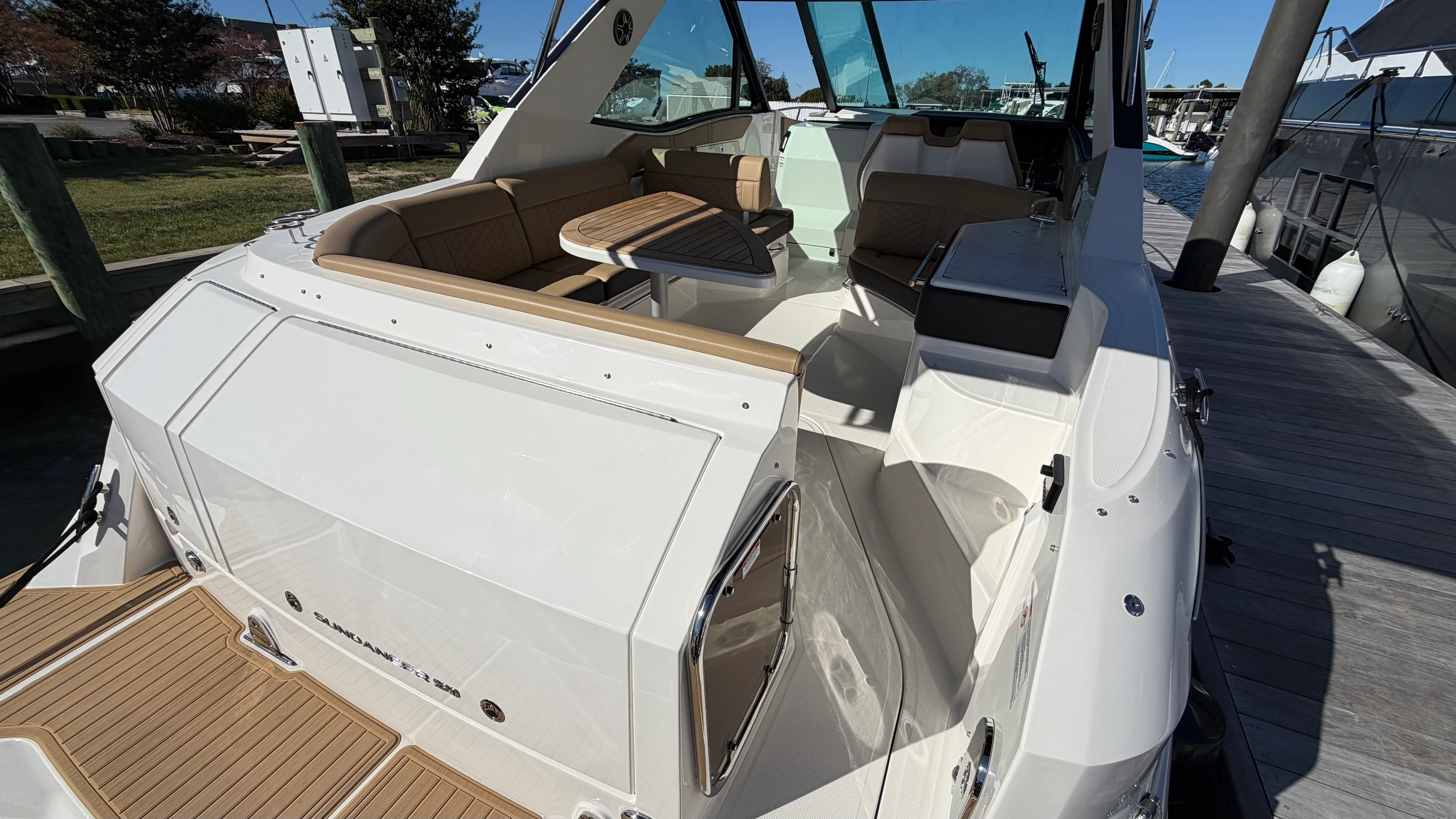 2026 Sea Ray Sundancer 320 Outboard Image Thumbnail #10