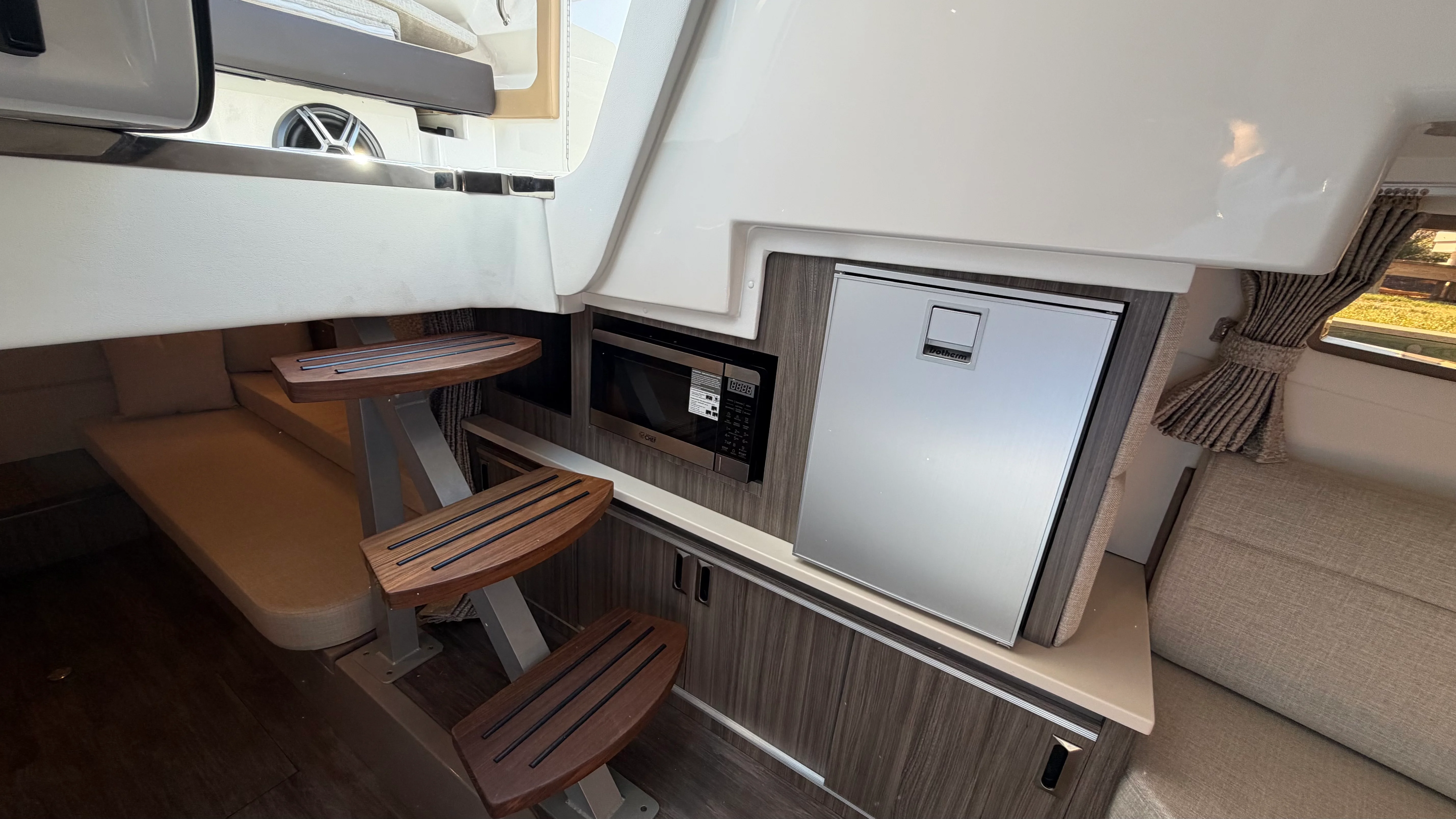 2026 Sea Ray Sundancer 320 Outboard Image Thumbnail #47