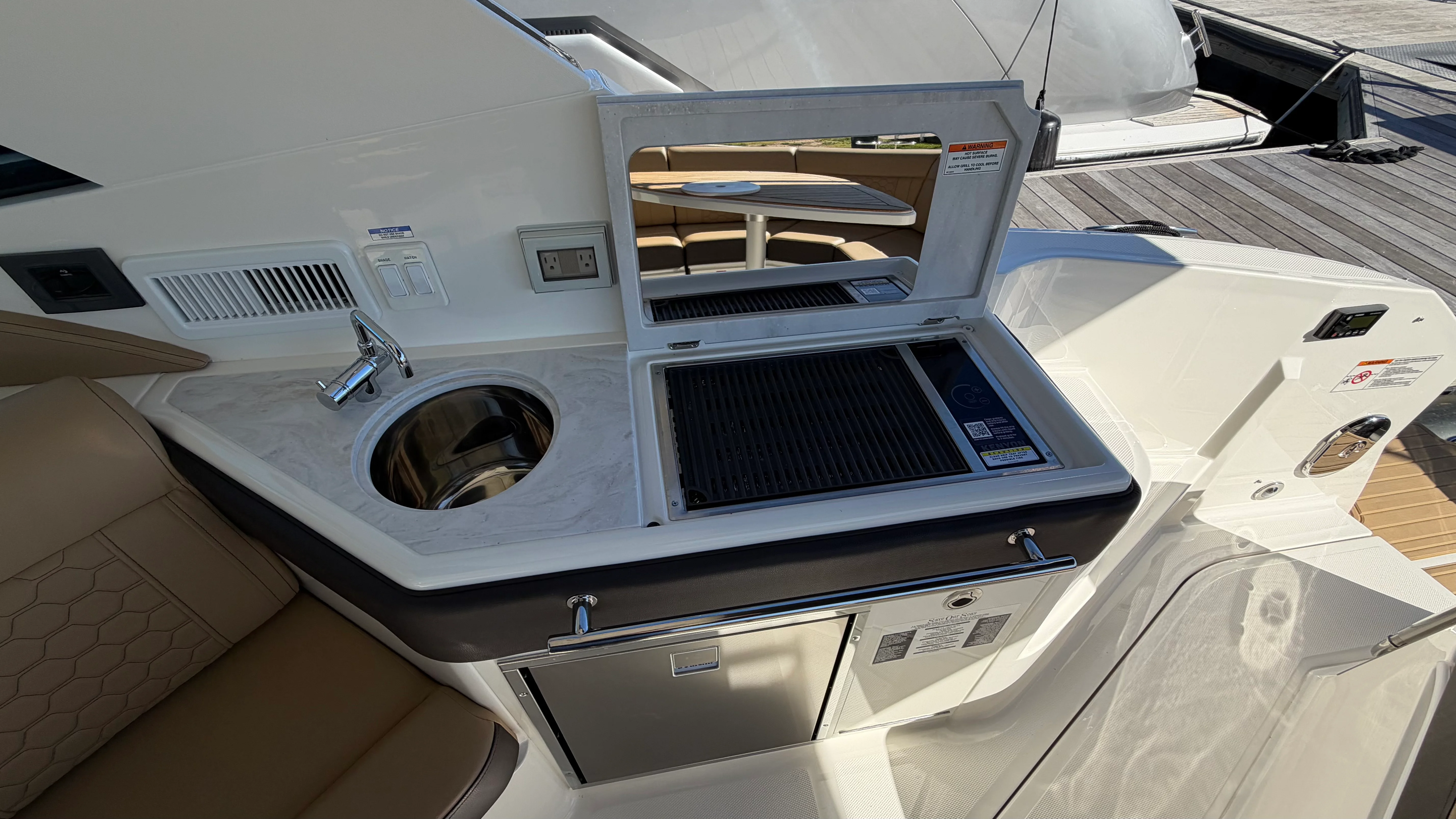 2026 Sea Ray Sundancer 320 Outboard Image Thumbnail #15