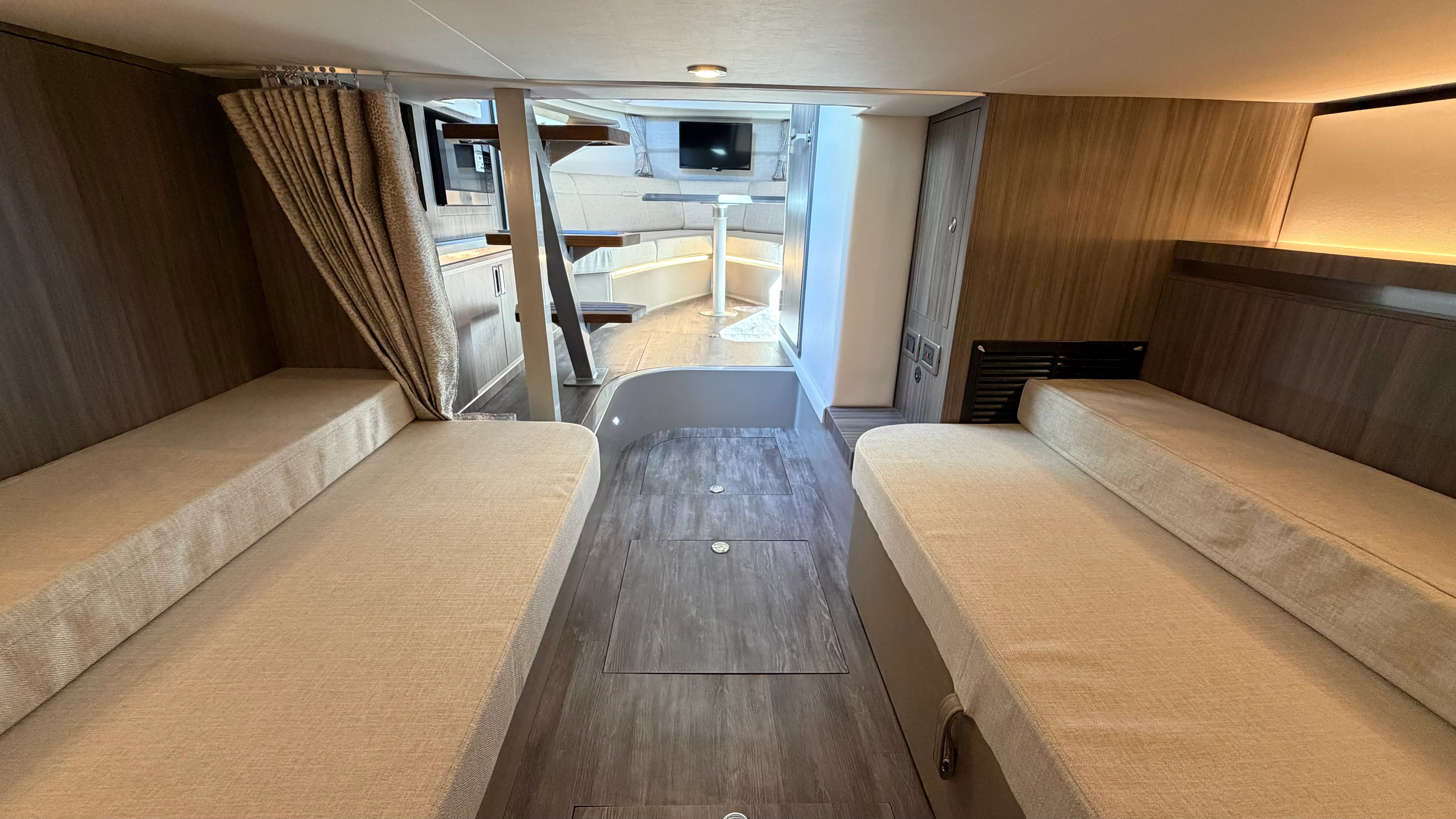 2026 Sea Ray Sundancer 320 Outboard Image Thumbnail #43