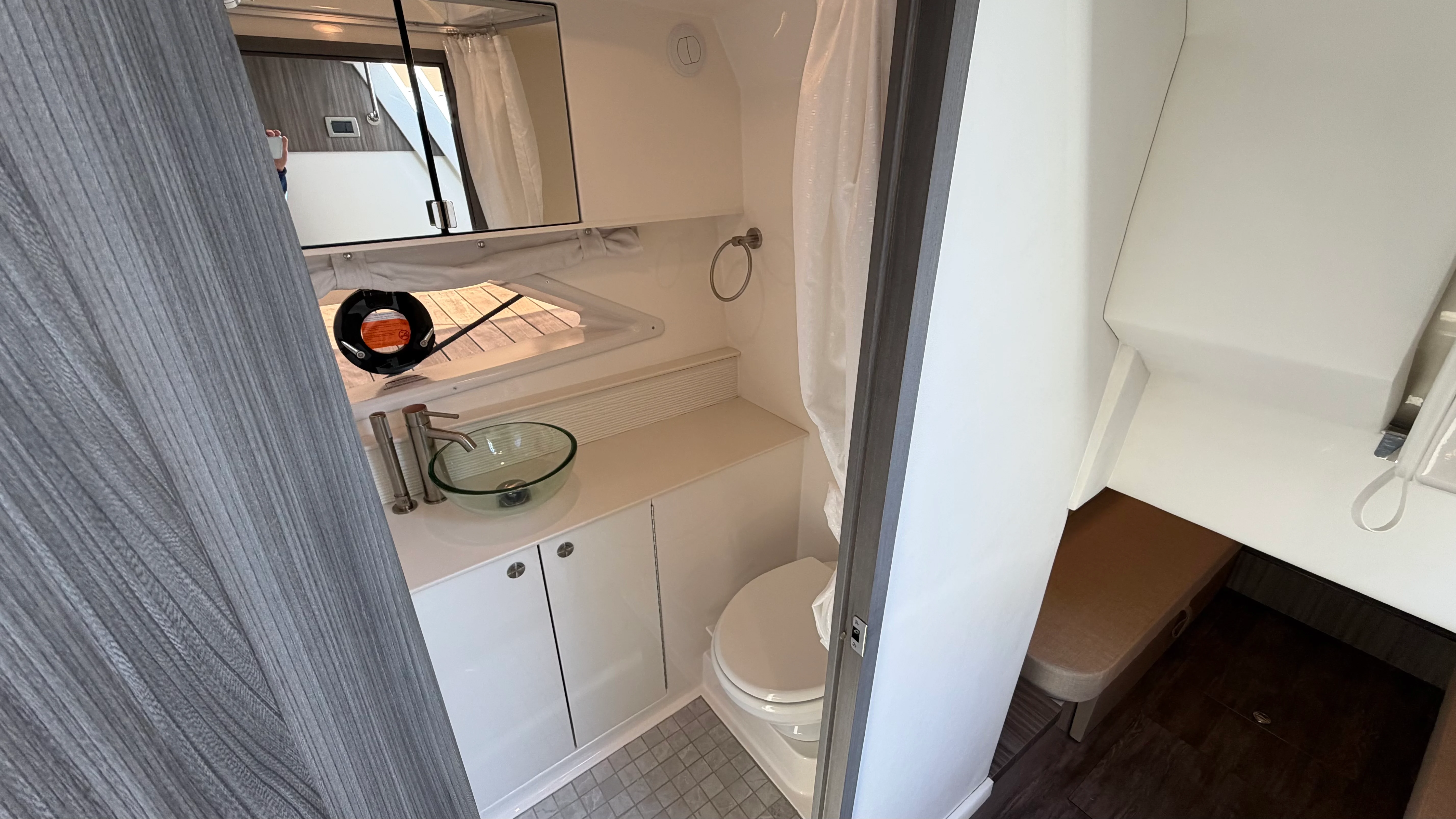 2026 Sea Ray Sundancer 320 Outboard Image Thumbnail #45