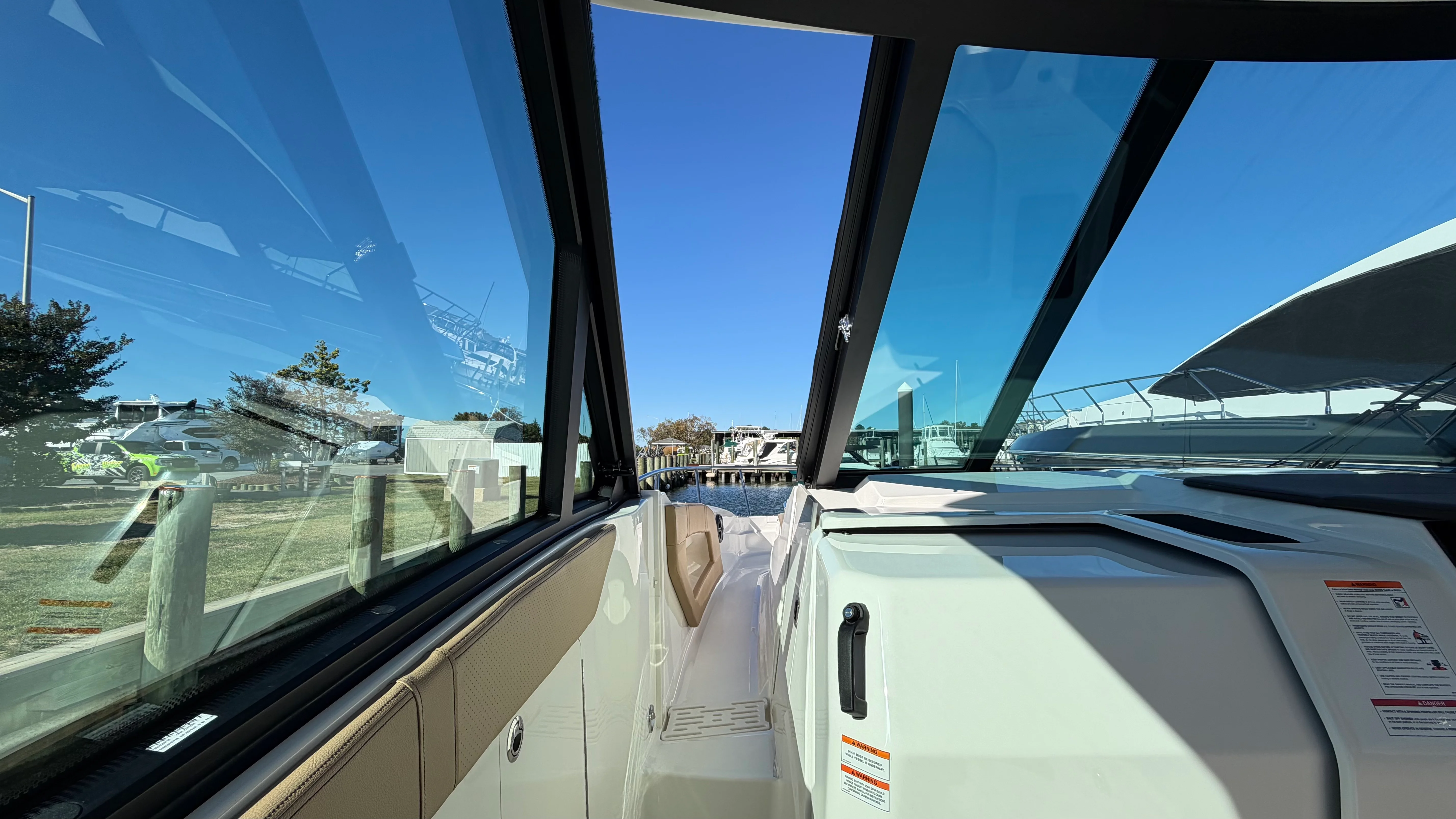 2026 Sea Ray Sundancer 320 Outboard Image Thumbnail #31