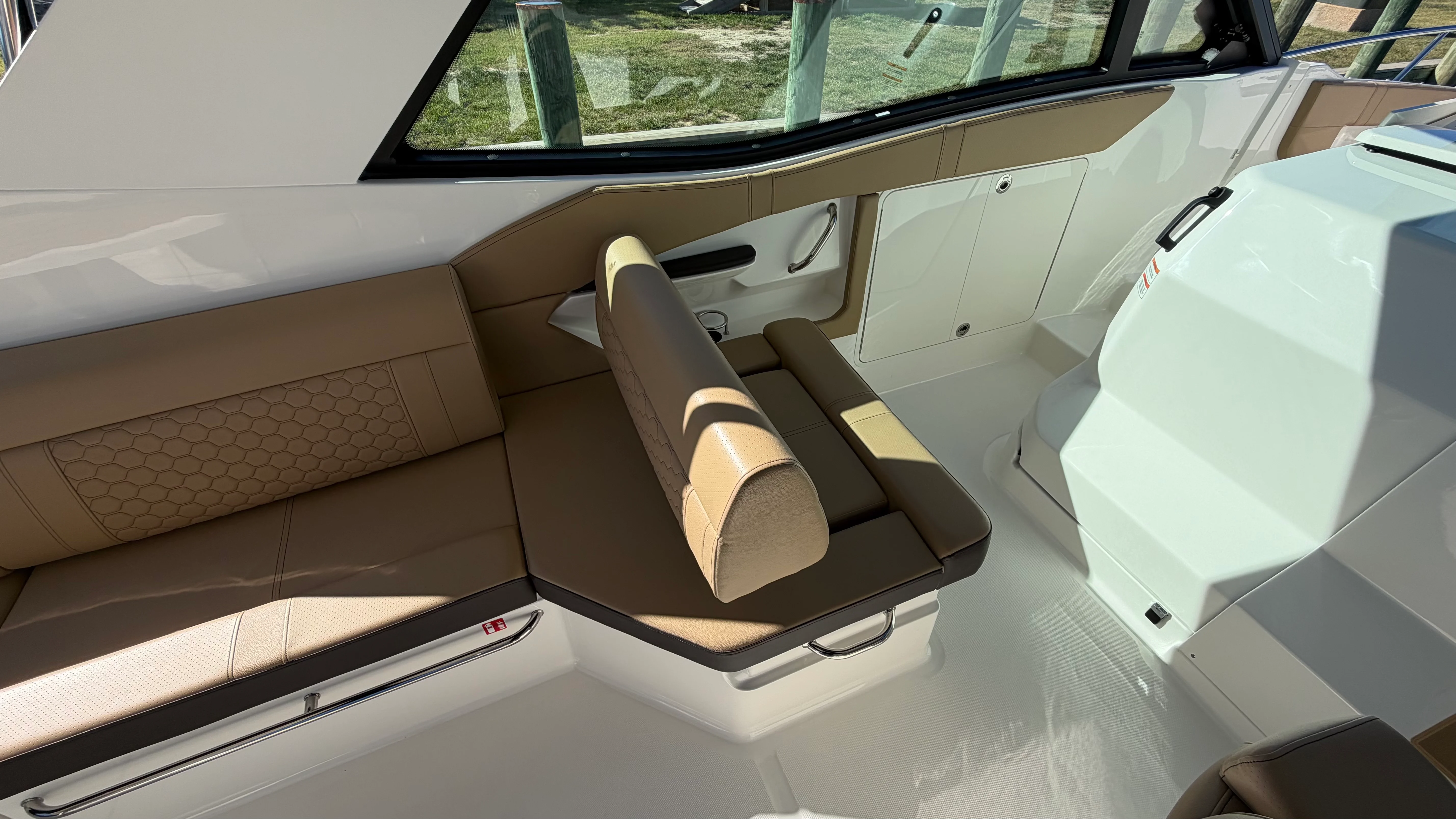 2026 Sea Ray Sundancer 320 Outboard Image Thumbnail #20