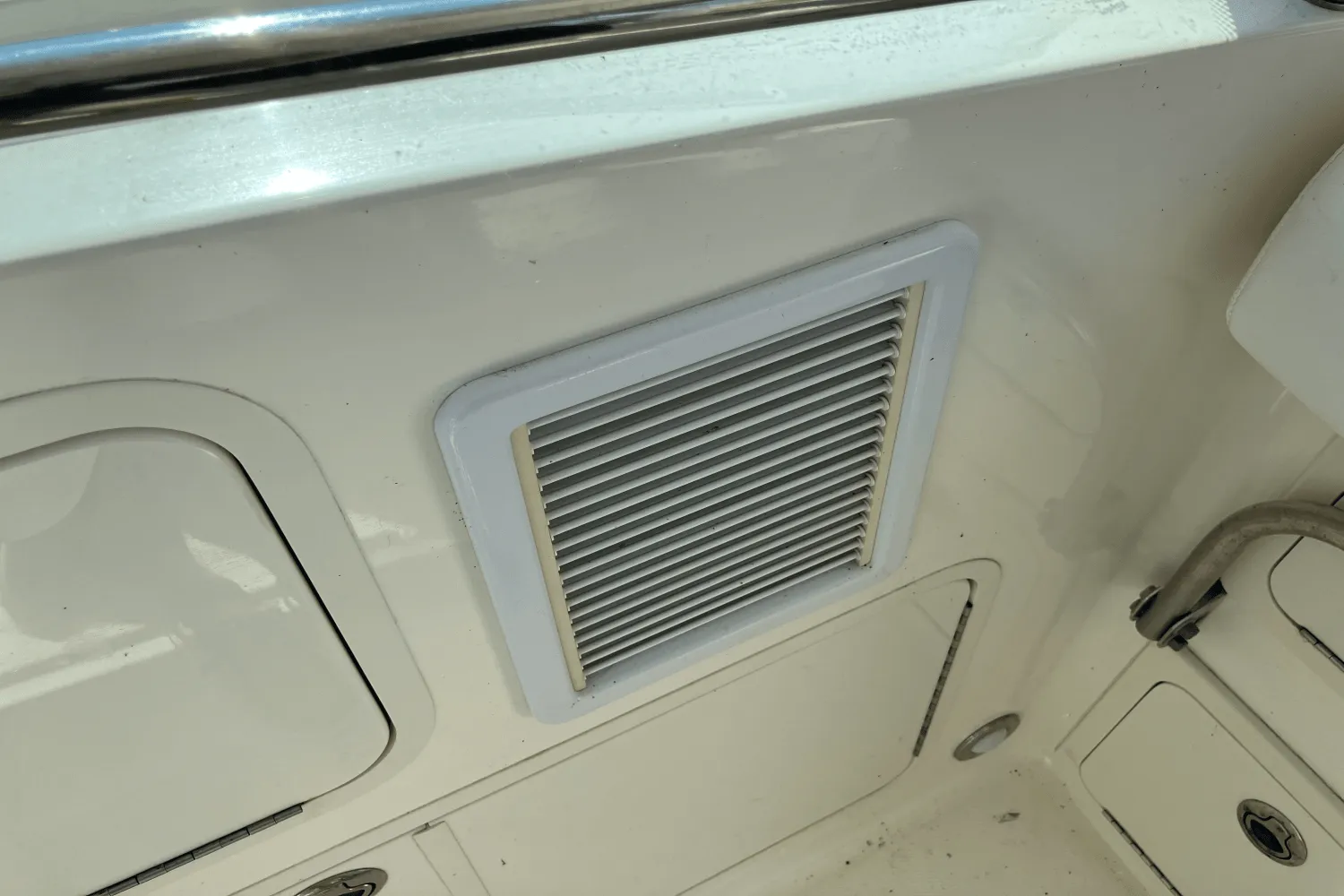 2013 Boston Whaler 345 CONQUEST Image Thumbnail #17