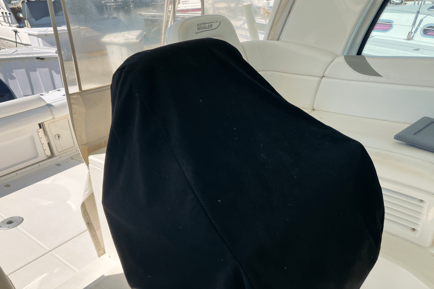 2013 Boston Whaler 345 CONQUEST Image Thumbnail #18