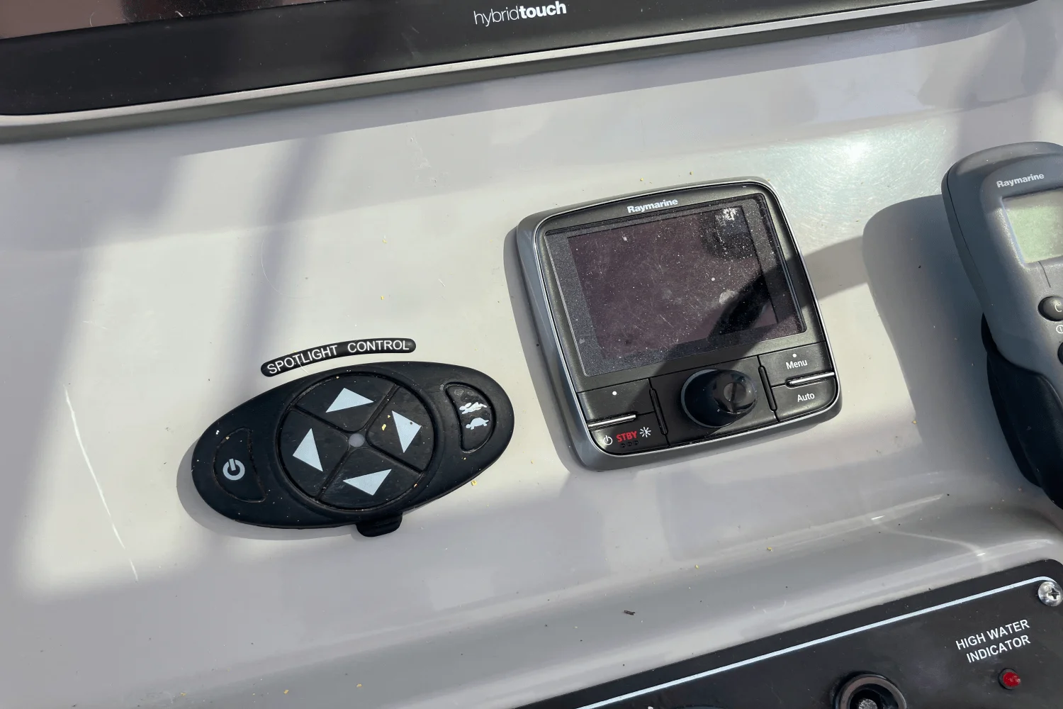 2013 Boston Whaler 345 CONQUEST Image Thumbnail #14