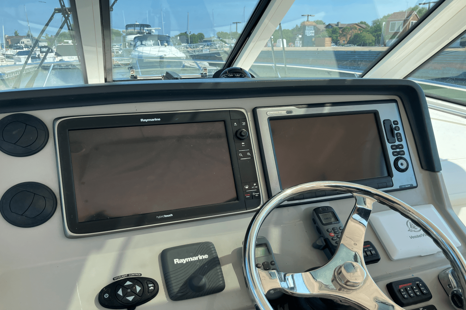 2013 Boston Whaler 345 CONQUEST Image Thumbnail #12