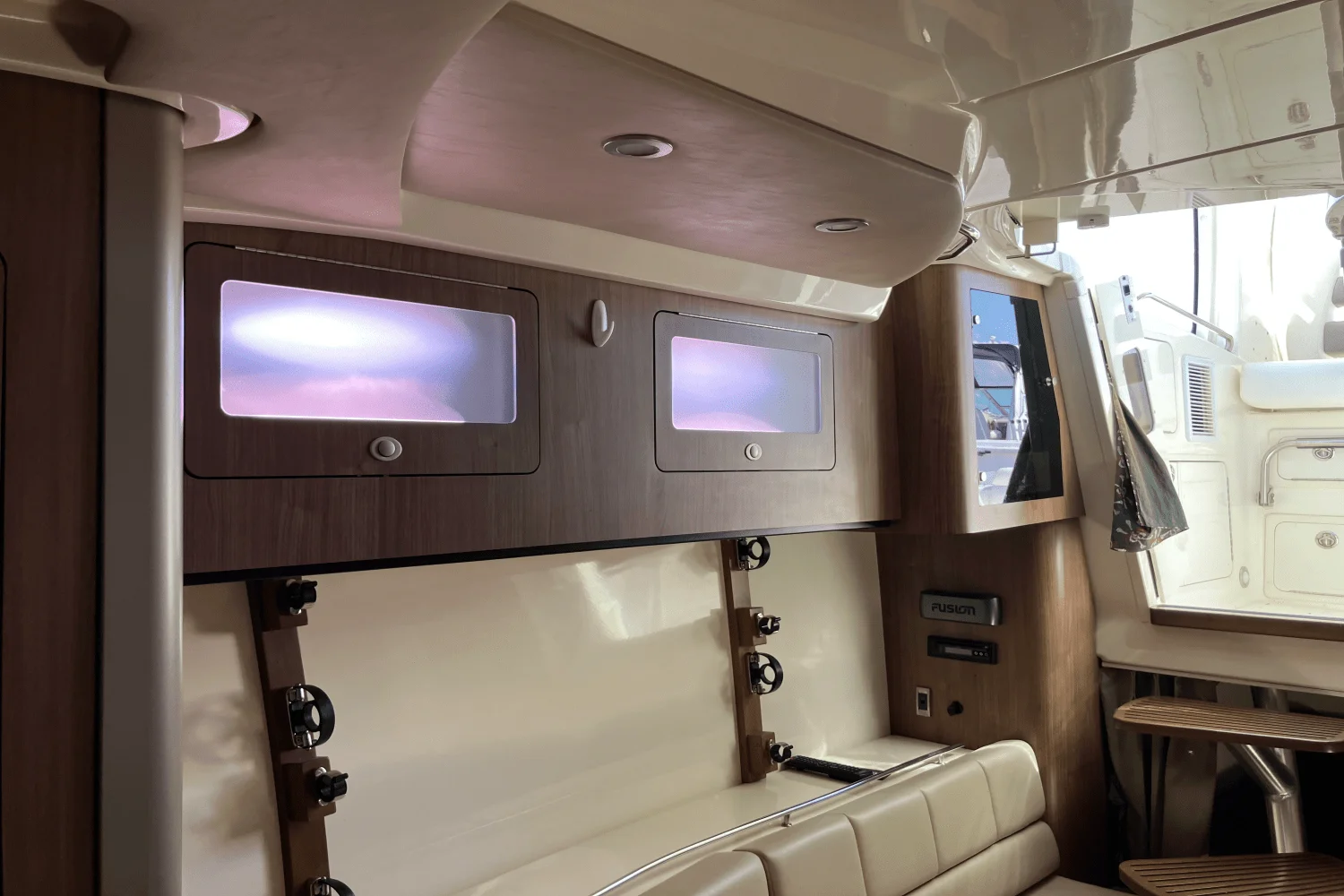 2013 Boston Whaler 345 CONQUEST Image Thumbnail #24