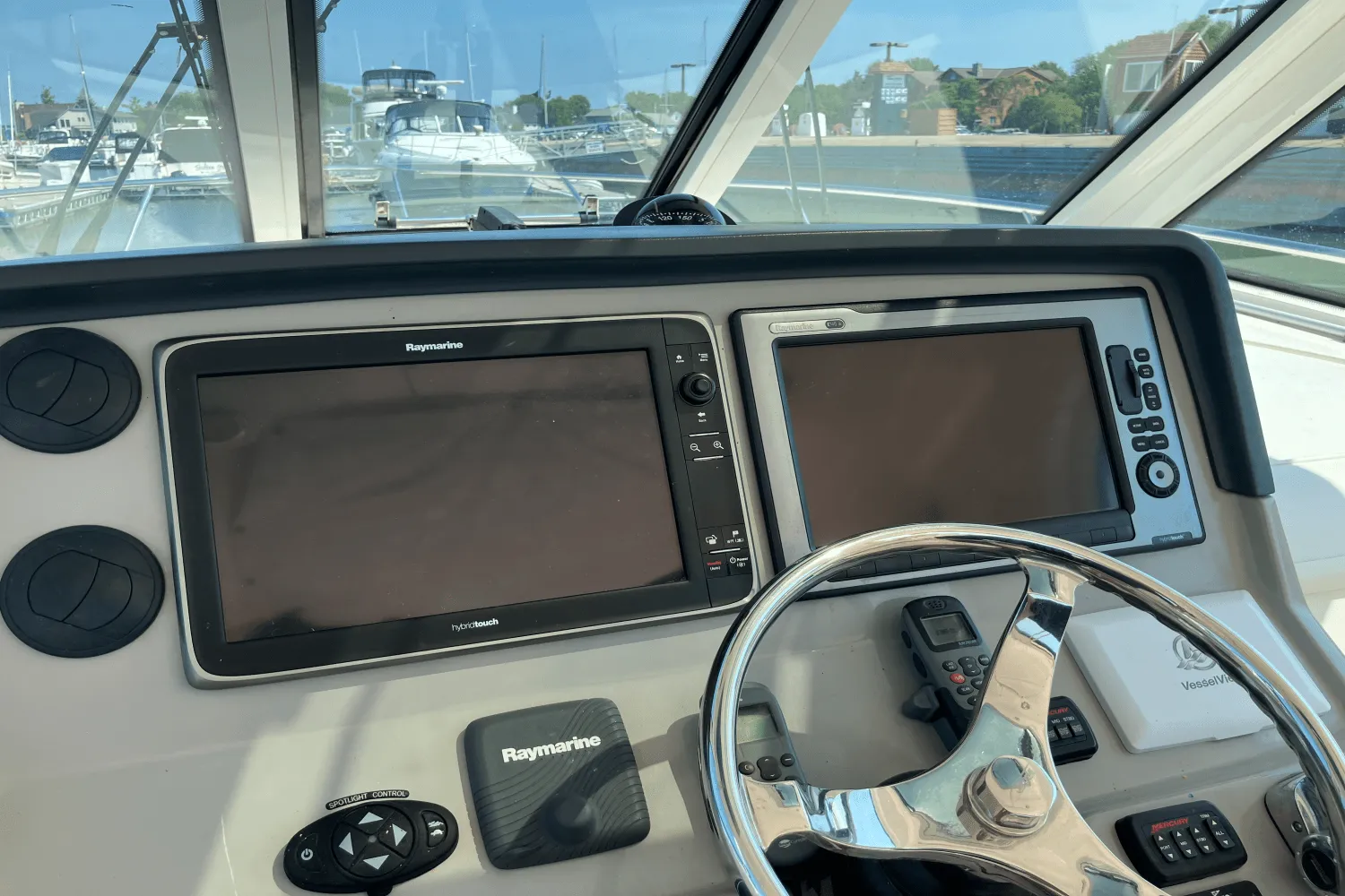 2013 Boston Whaler 345 CONQUEST Image Thumbnail #12