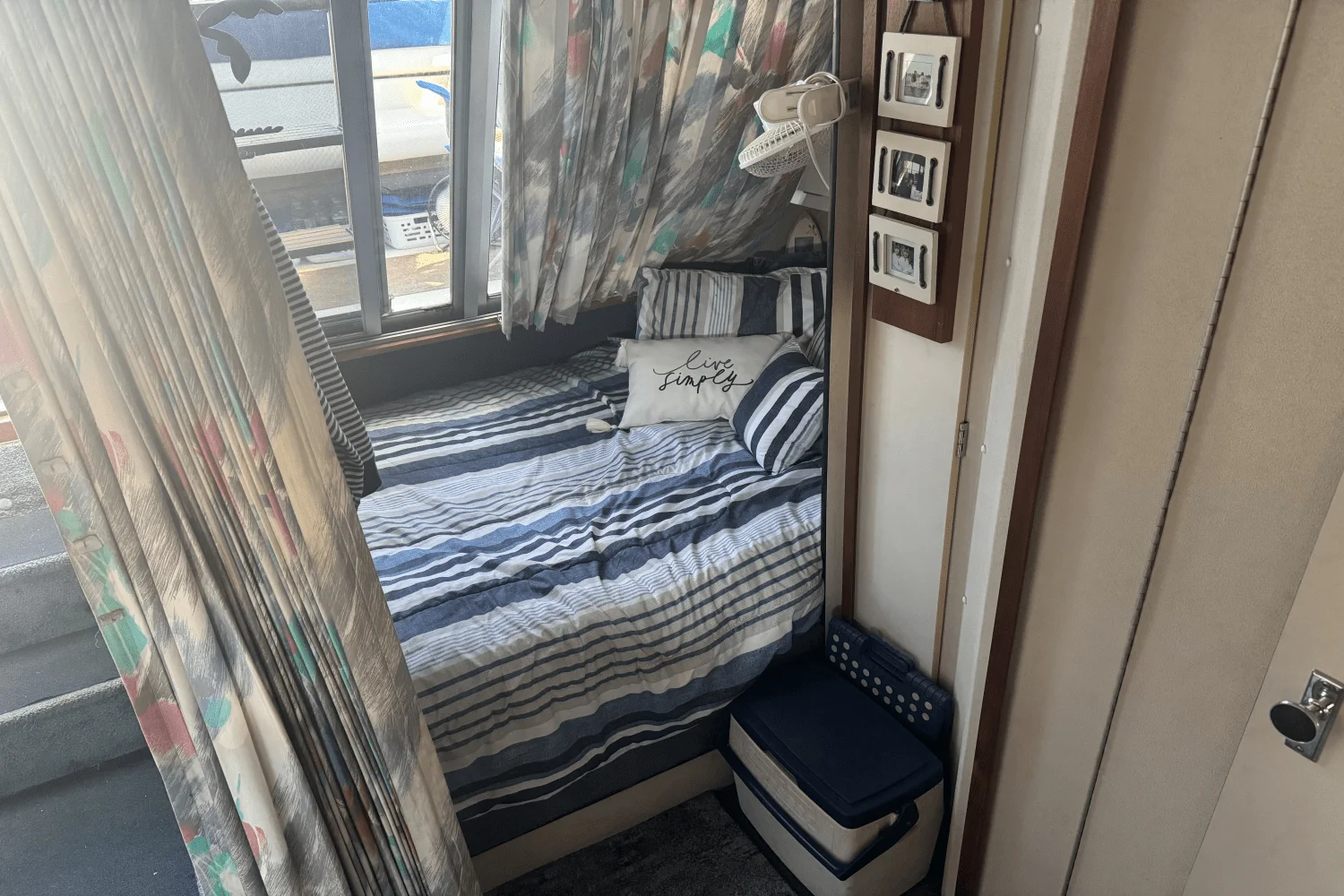 1989 Carver Yachts 27 SANTEGO Image Thumbnail #9