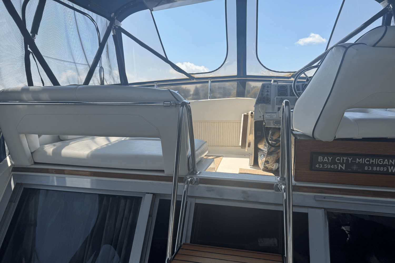 1989 Carver Yachts 27 SANTEGO Image Thumbnail #10