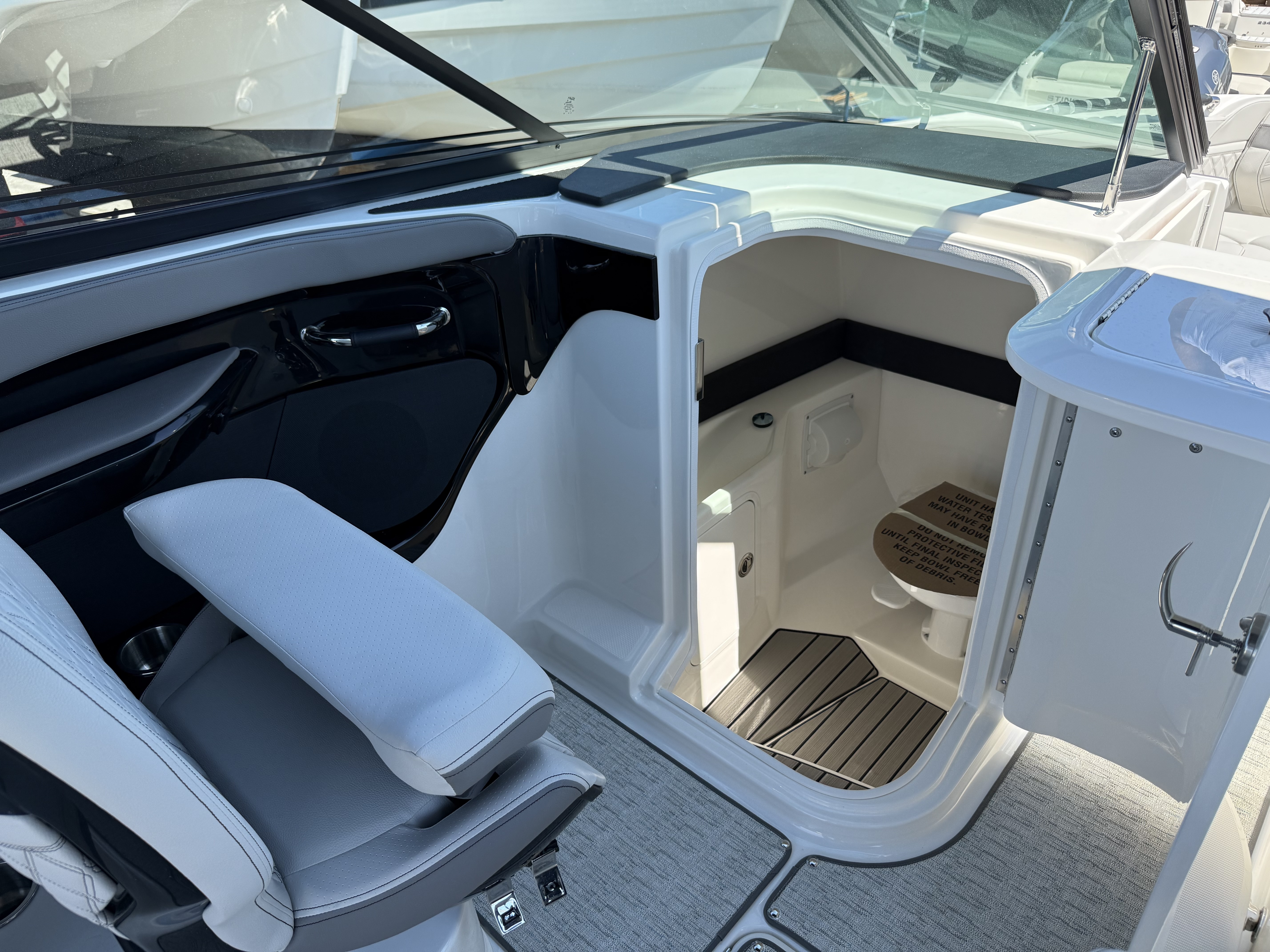 2026 Sea Ray SLX 280 Outboard Image Thumbnail #17